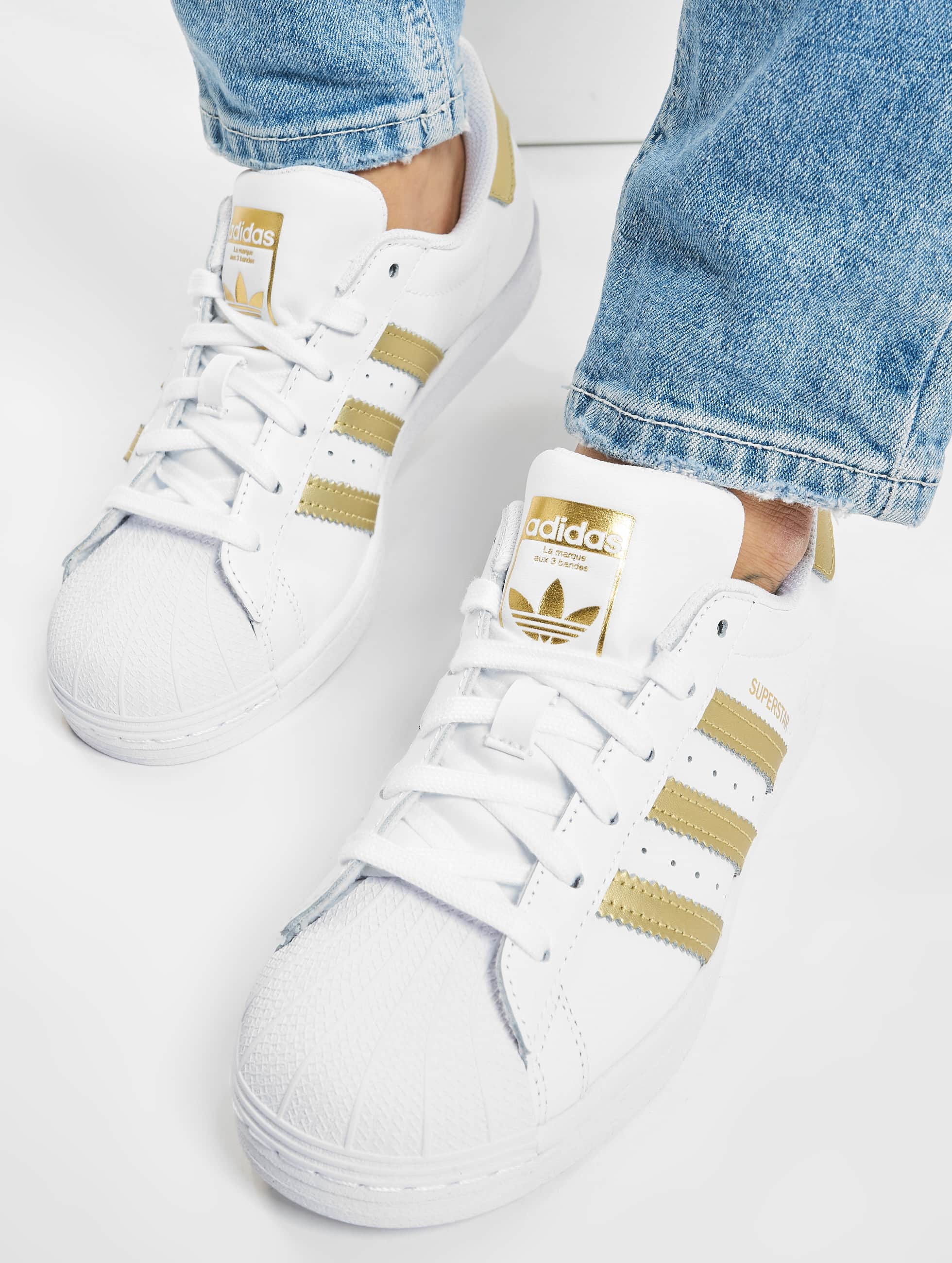 het winkelcentrum Baby tentoonstelling adidas Originals schoen / sneaker Superstar in wit 796085