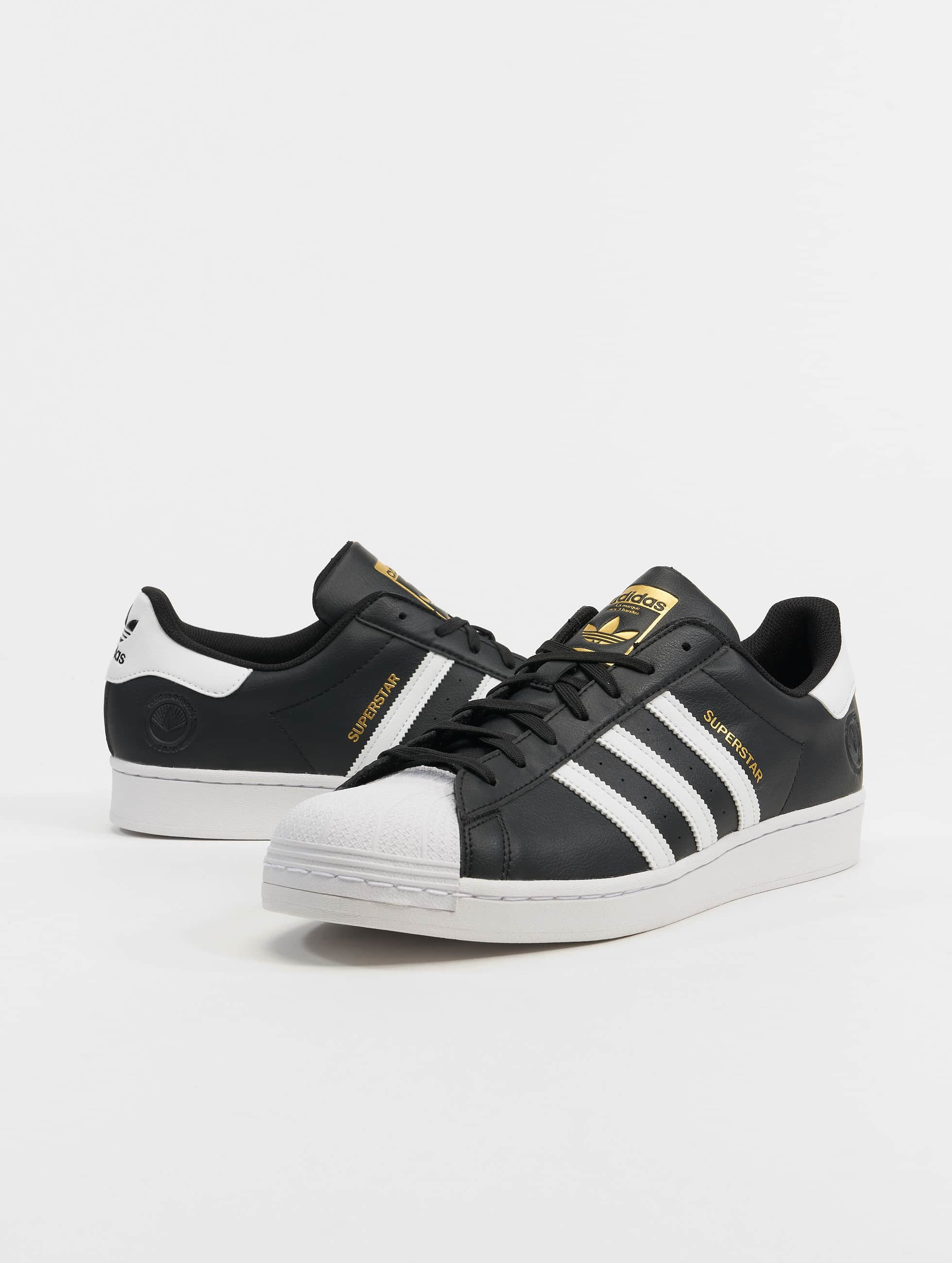 Slijm Binnen procent adidas Originals schoen / sneaker Superstar Vegan in zwart 930929