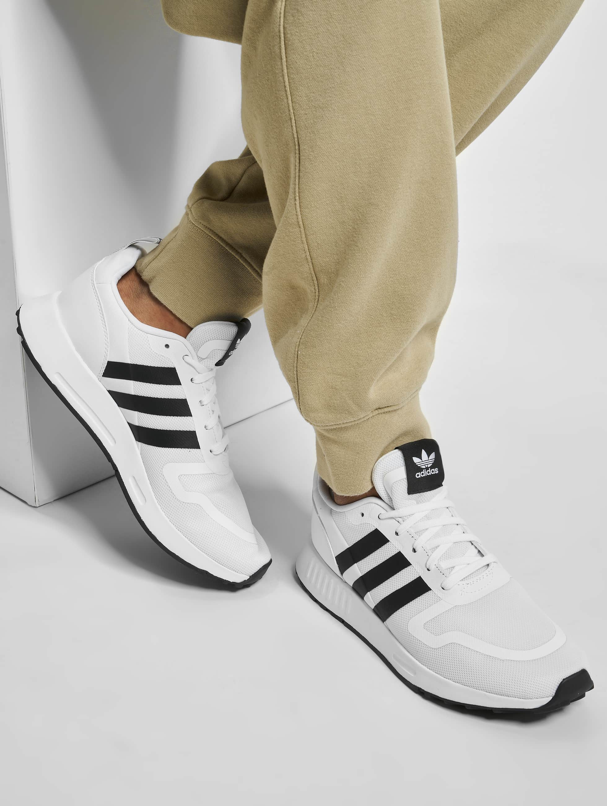 adidas Originals / Sneakers Multix i hvid