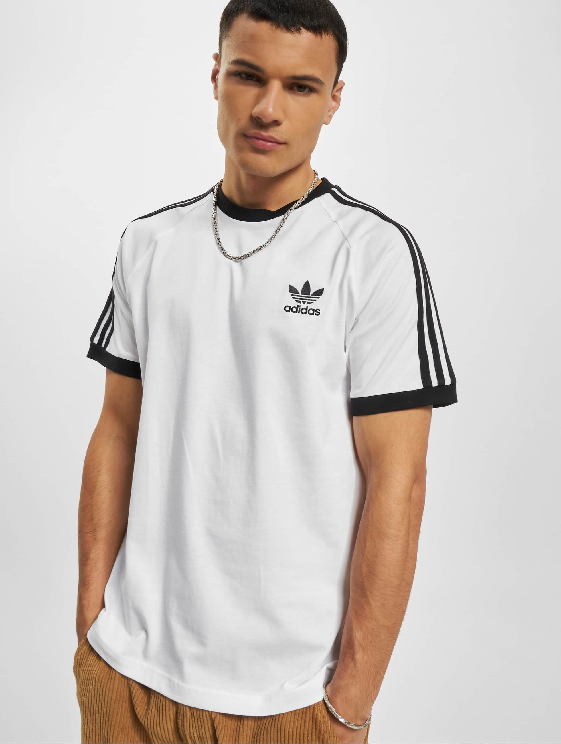 adidas Originals Overwear / T-Shirt 3 Stripes in white 995382