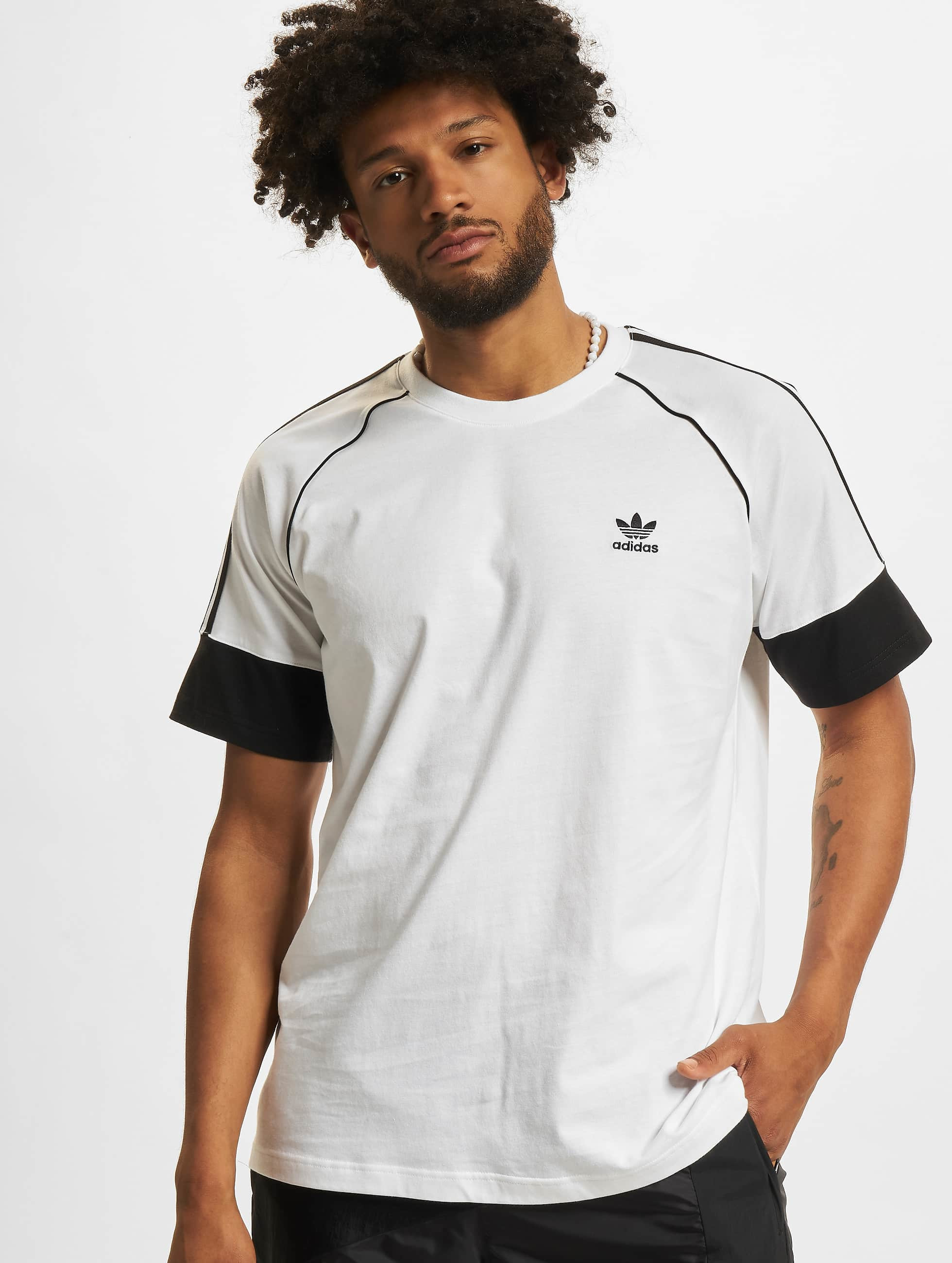 Ontmoedigen een vergoeding fee adidas Originals bovenstuk / t-shirt SST in wit 871837