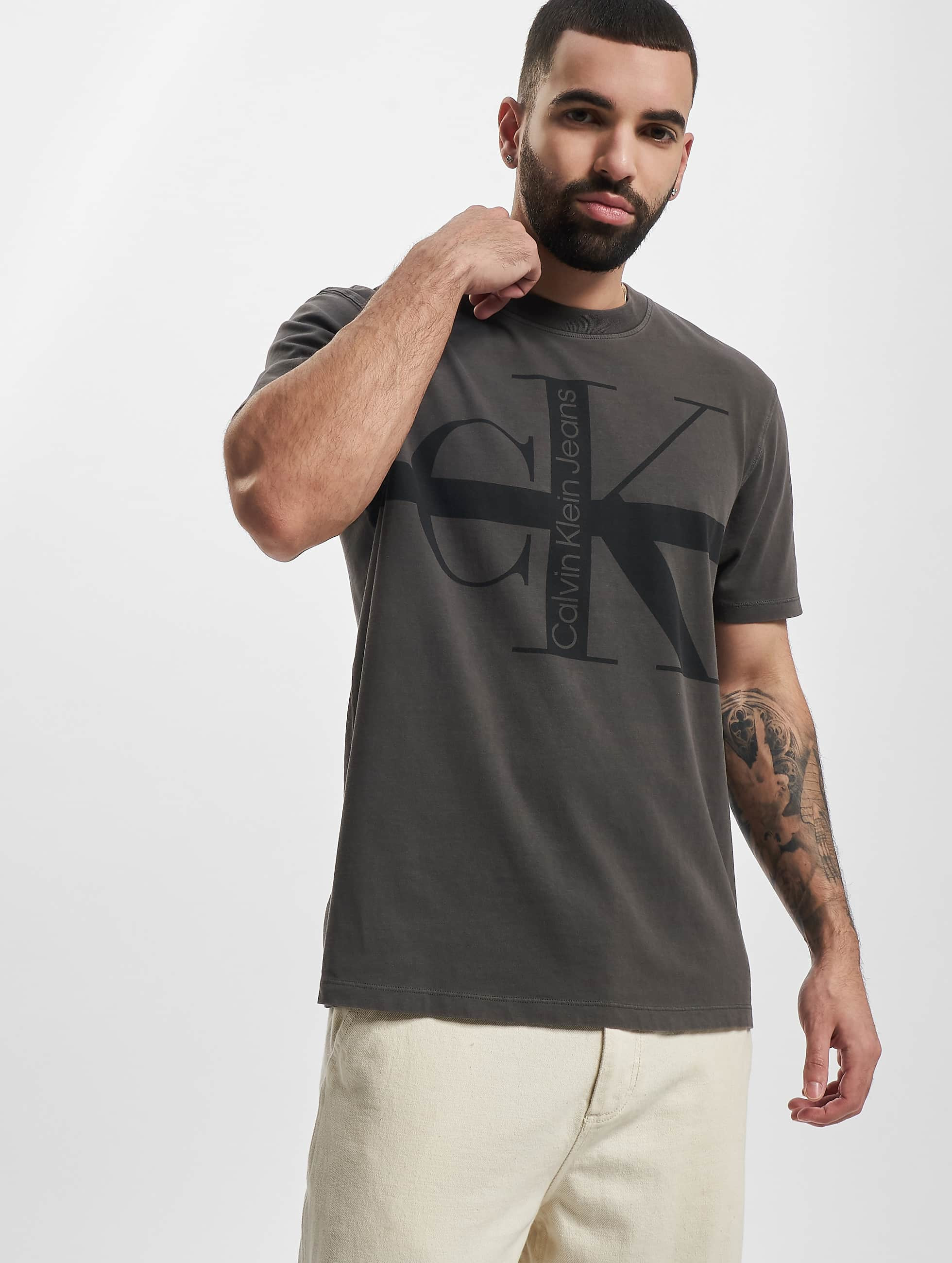 Calvin Klein Overwear / T-Shirt Stripe Washed in grey 971351