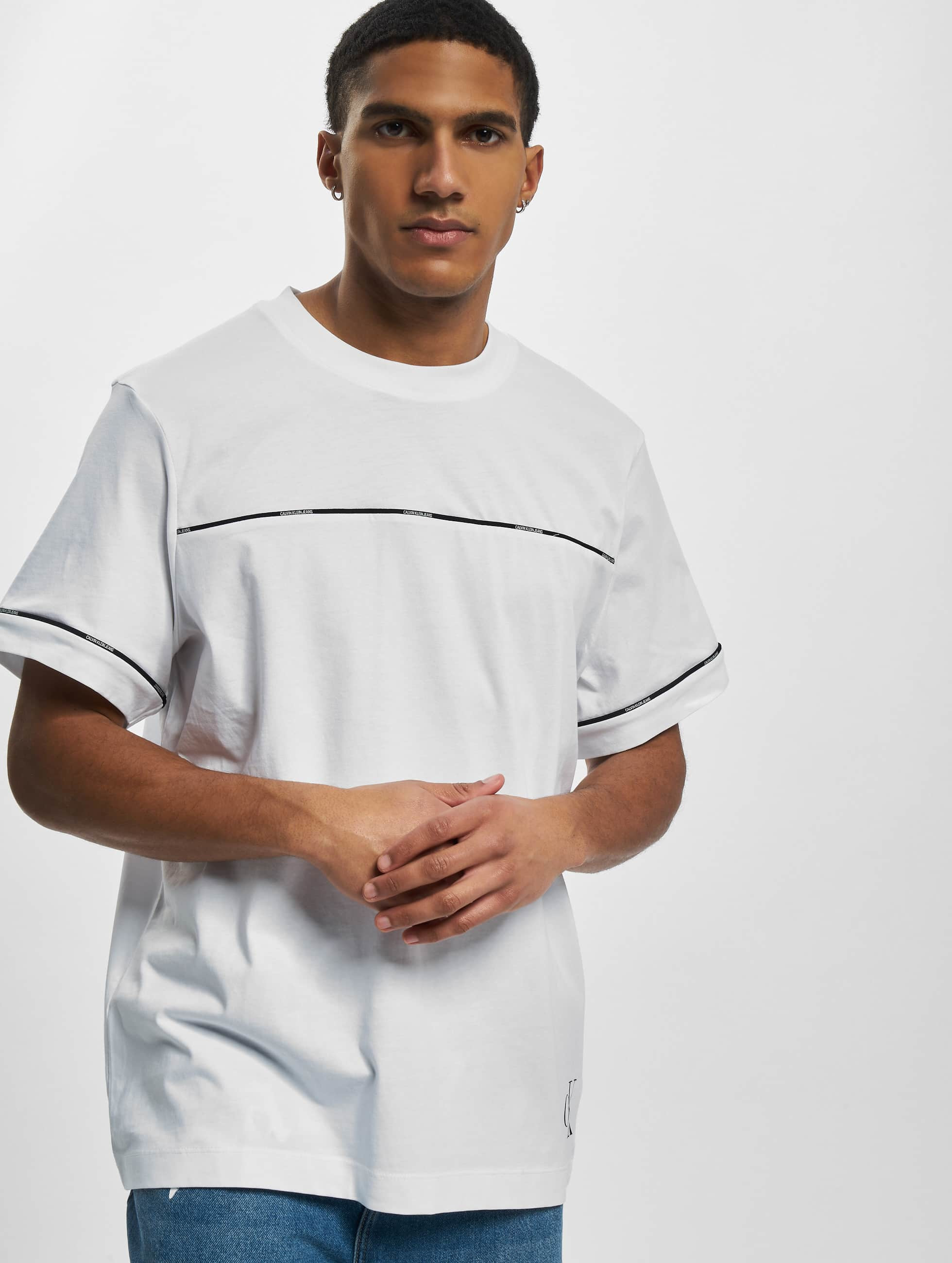 Calvin Klein Overwear / T-Shirt Boxy Fit in white 971152