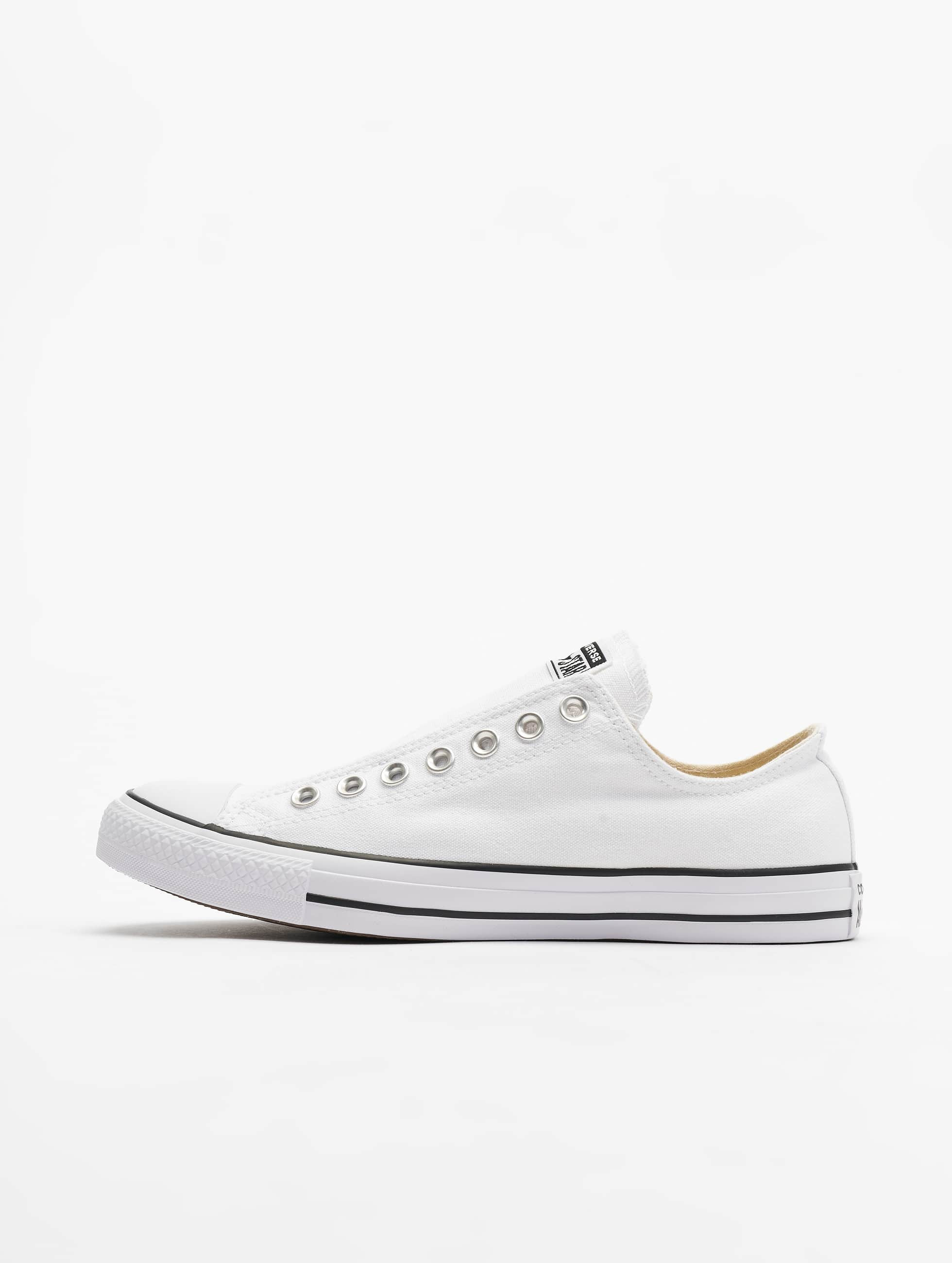 converse sneakers wit