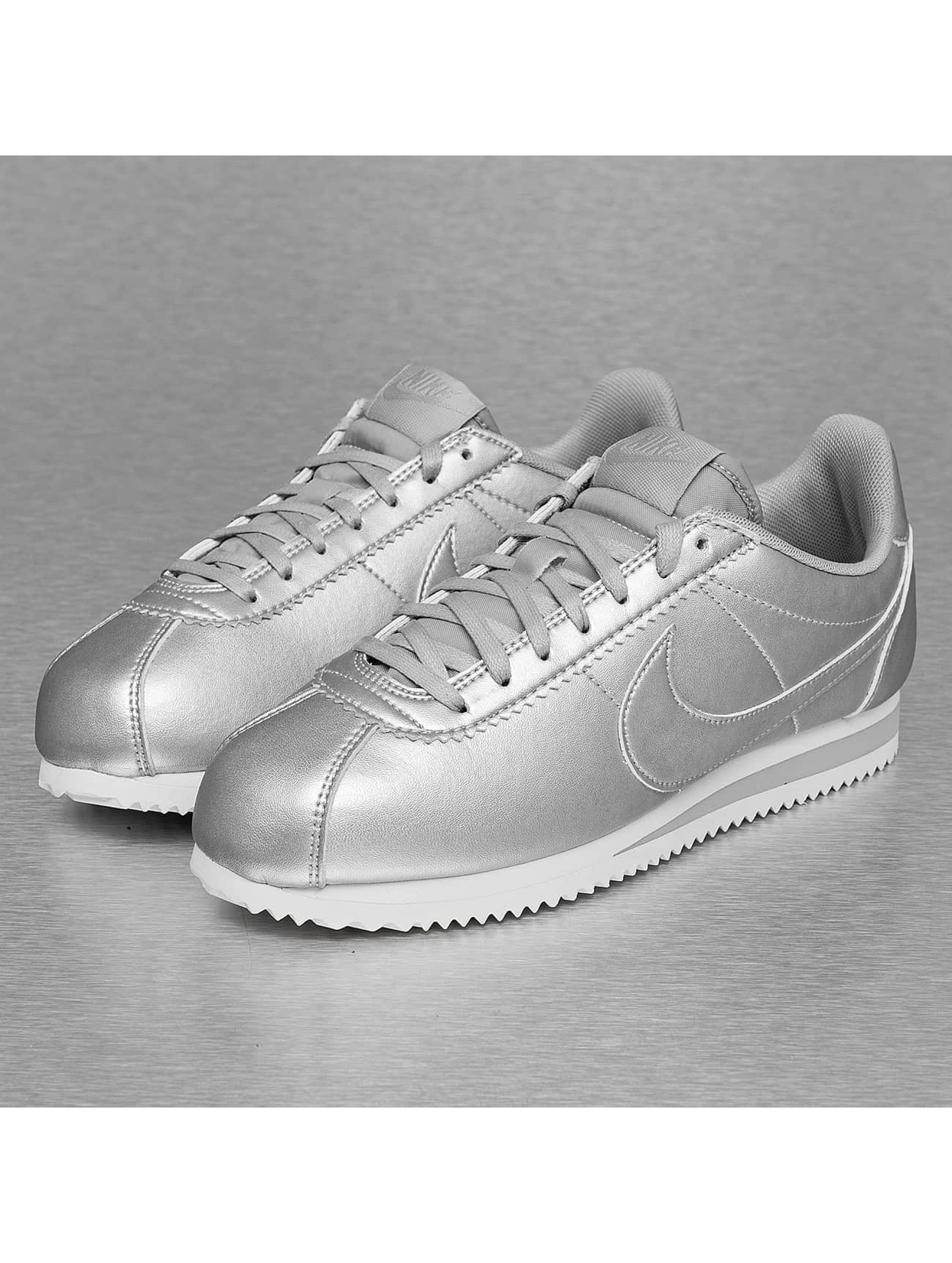 Nike Chaussures / Baskets Classic Cortez Leather en argent