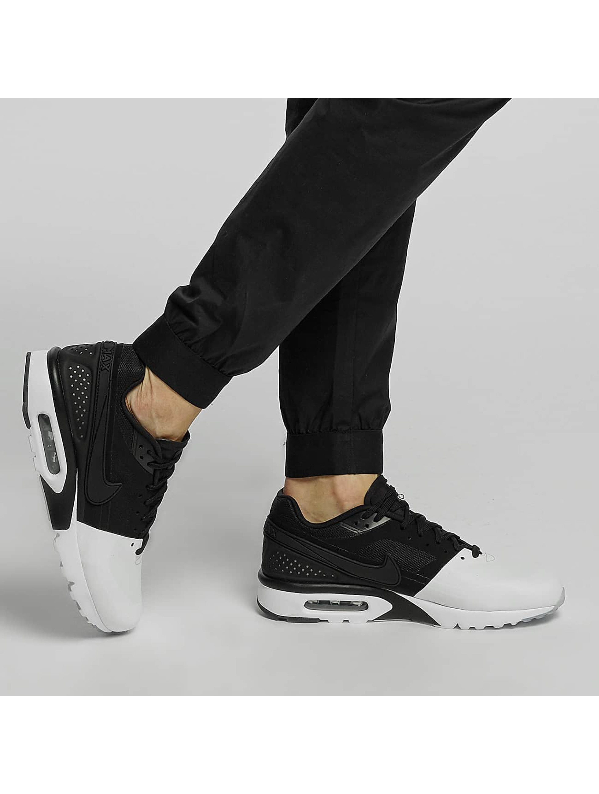 Nike Chaussures / Baskets Air Max BW Ultra SE en blanc