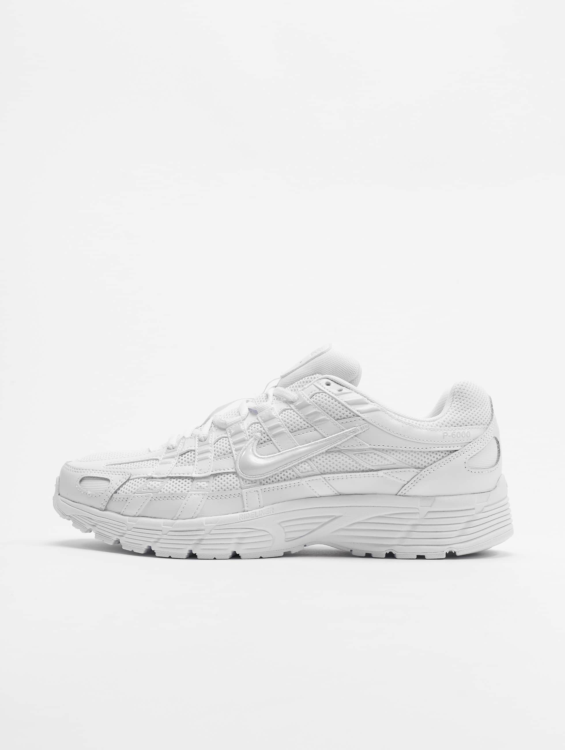 baskets blanches nike
