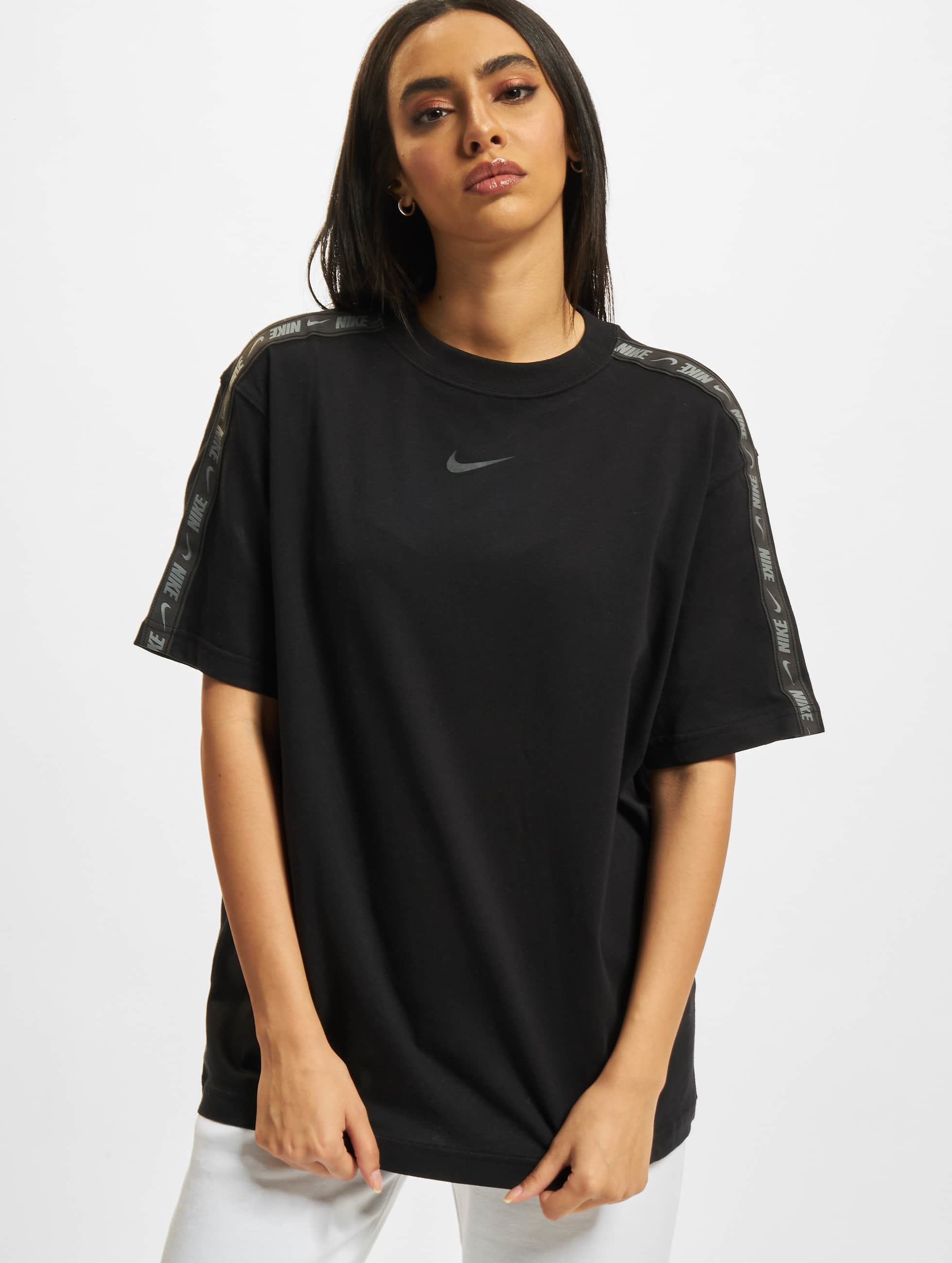 Nike superiór / Camiseta en negro 896643