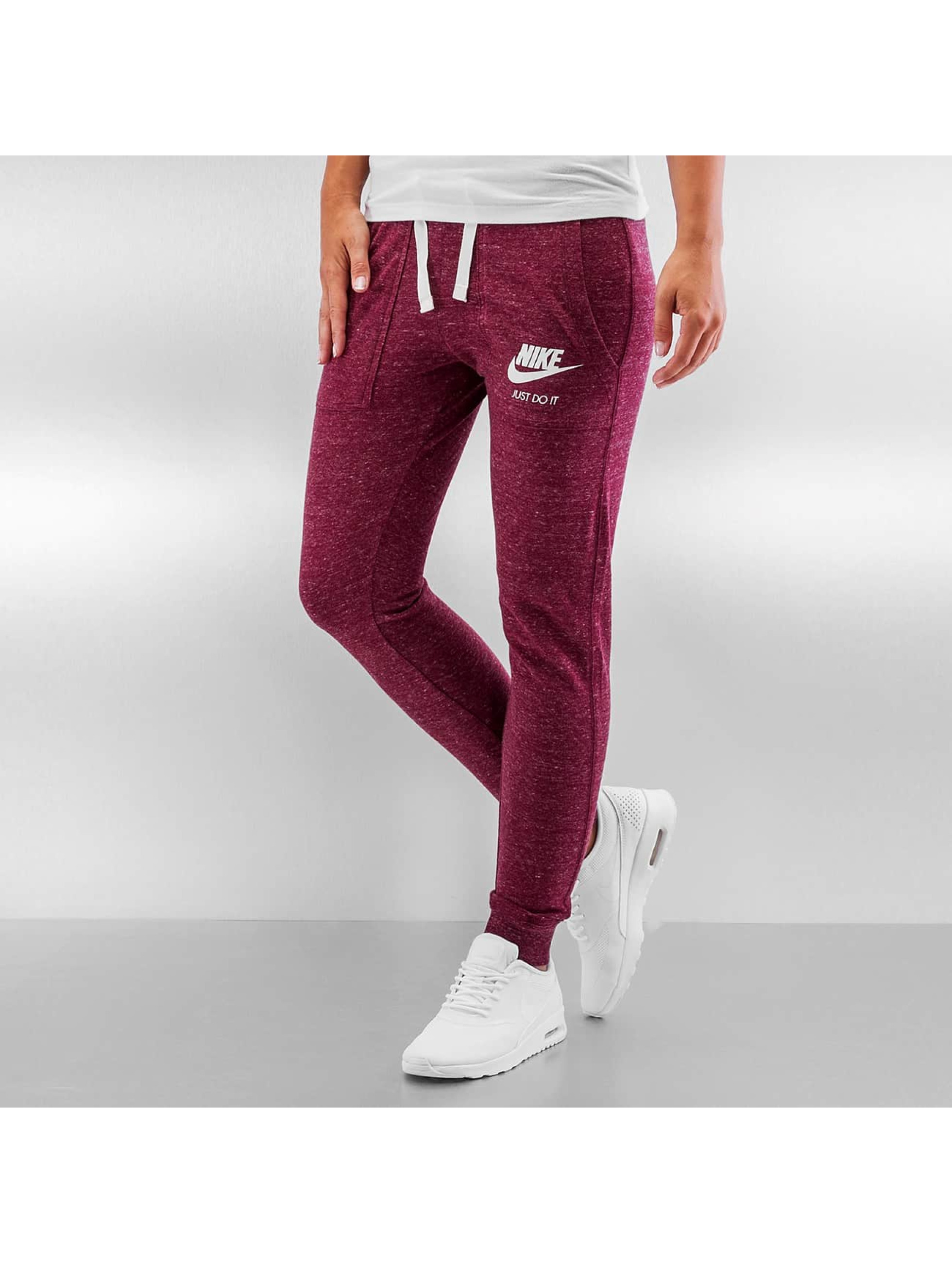 Nike Pantalon / Jogging Gym Vintage en rouge