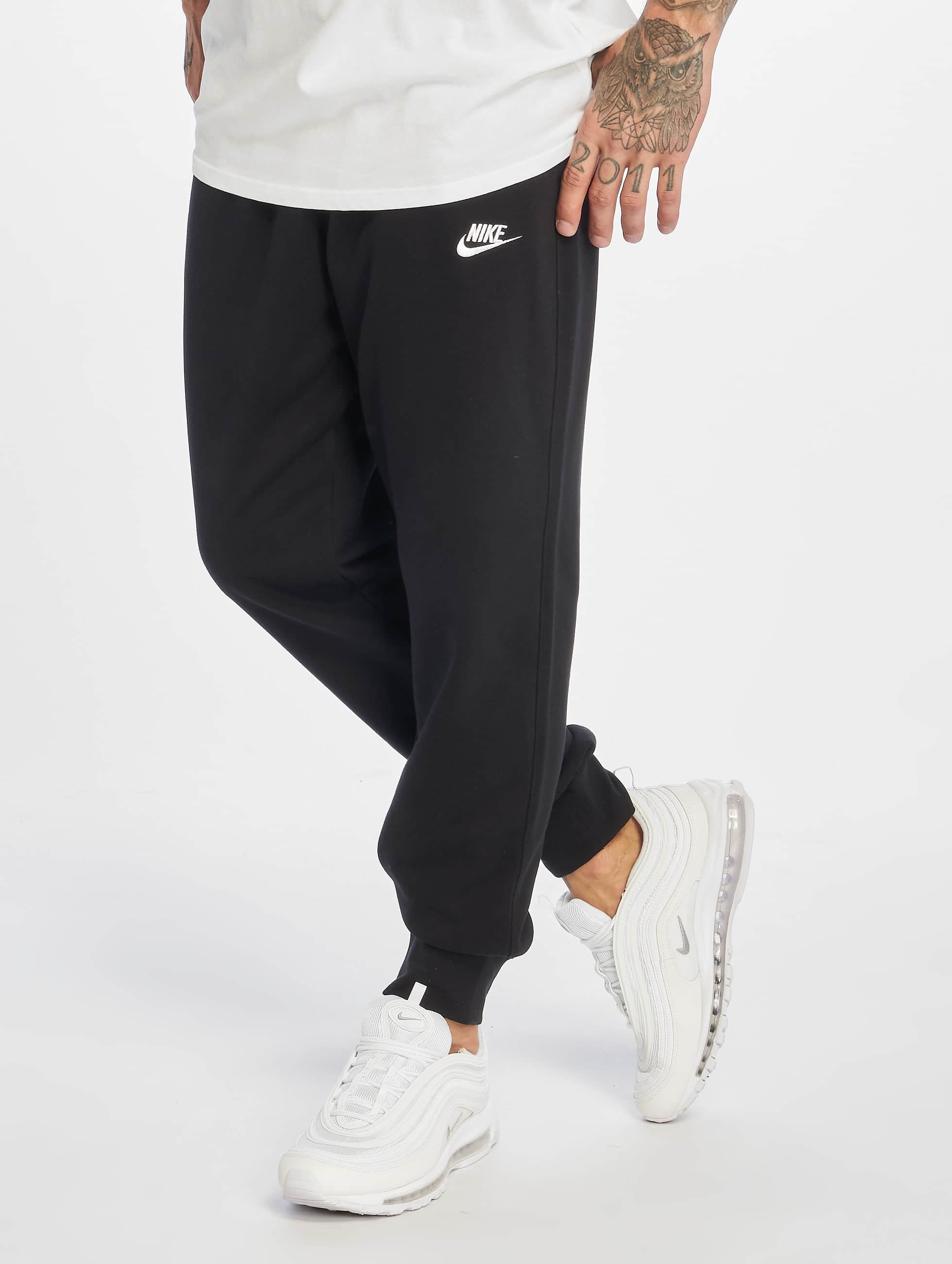 Nike Pantalón / Pantalón deportivo Jogger en negro 685025