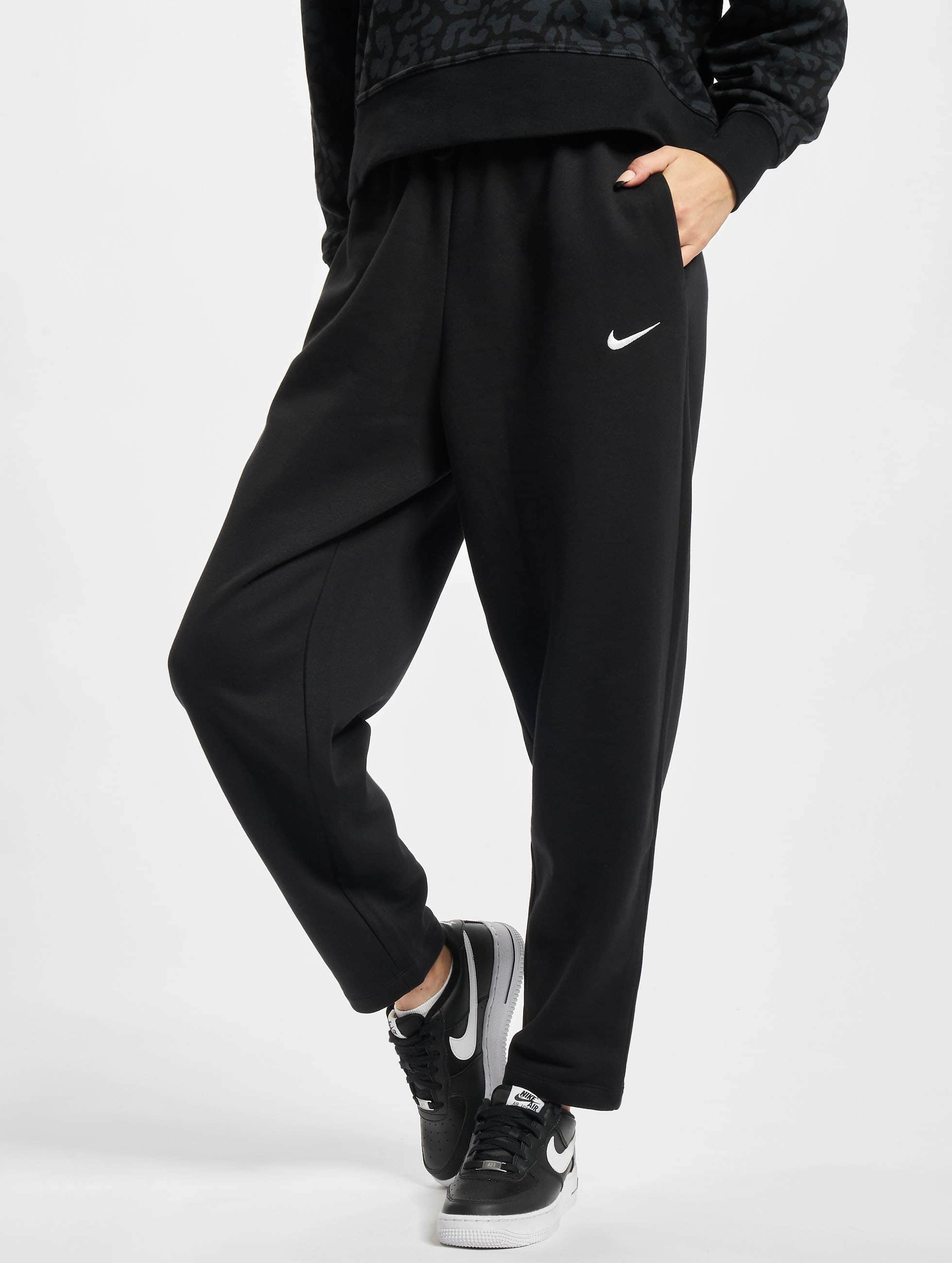 Mal funcionamiento intermitente Definición Nike Pantalón / Pantalón deportivo Essntl en negro 848664