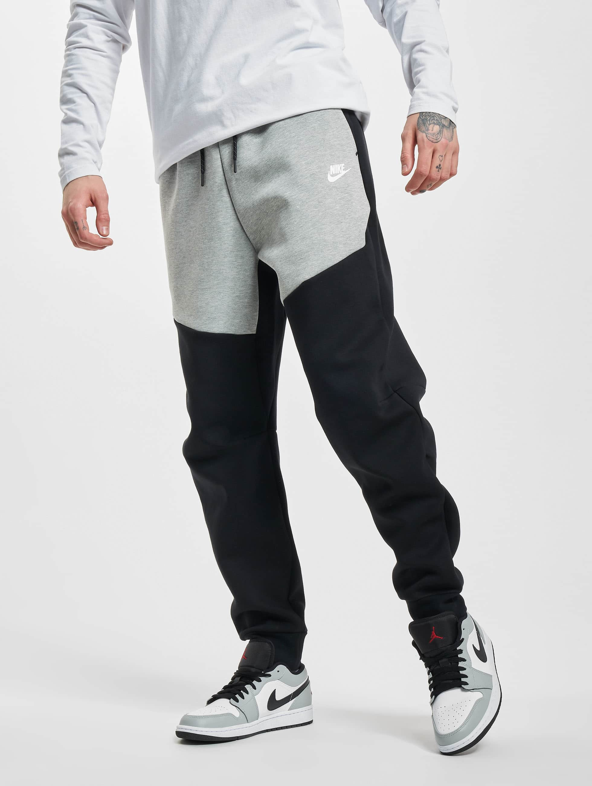 confirmar Vegetación Precaución Nike Pantalón / Pantalón deportivo Sportswear Tech Fleece en negro 977467