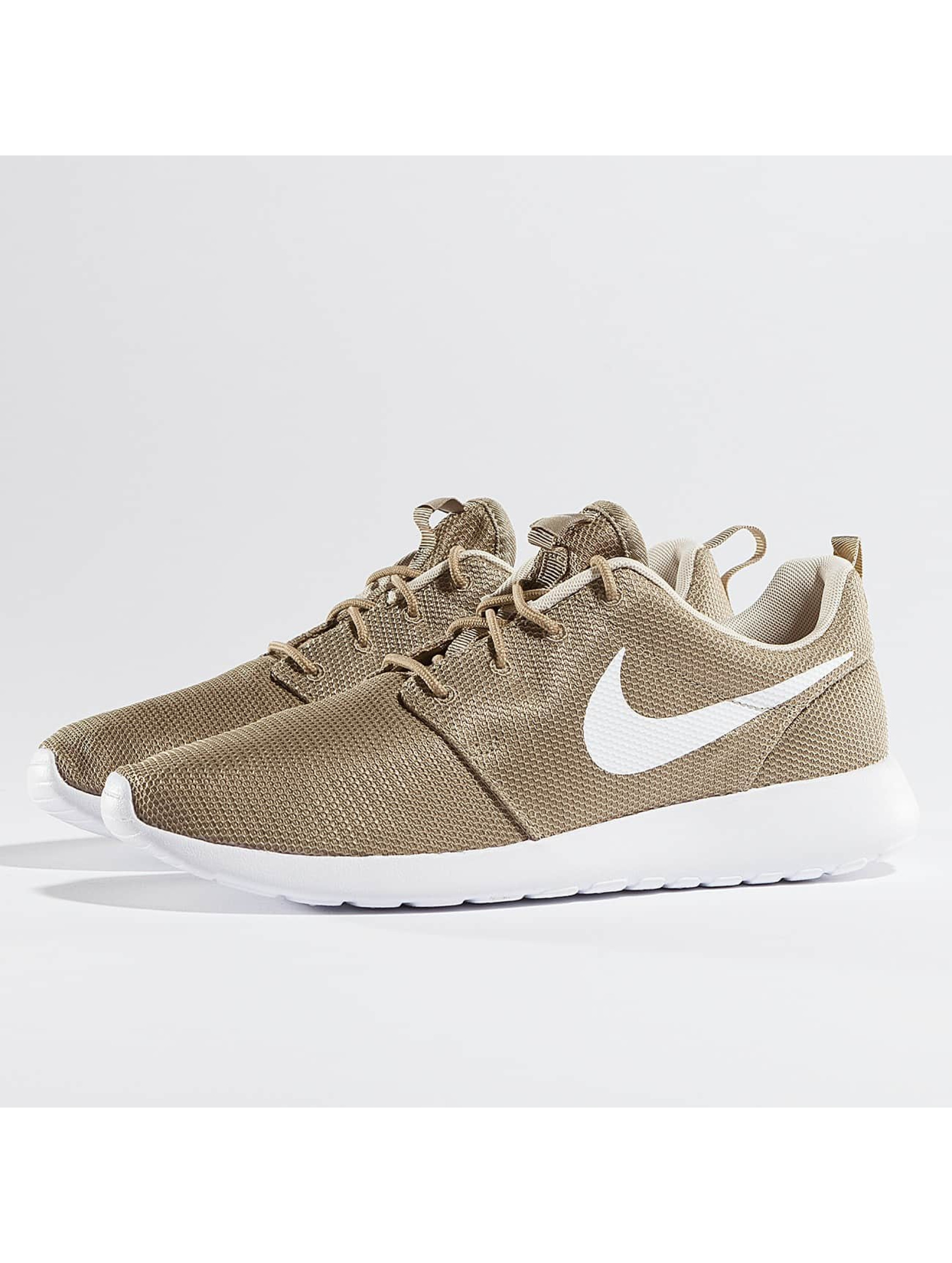 nike roshe run beige