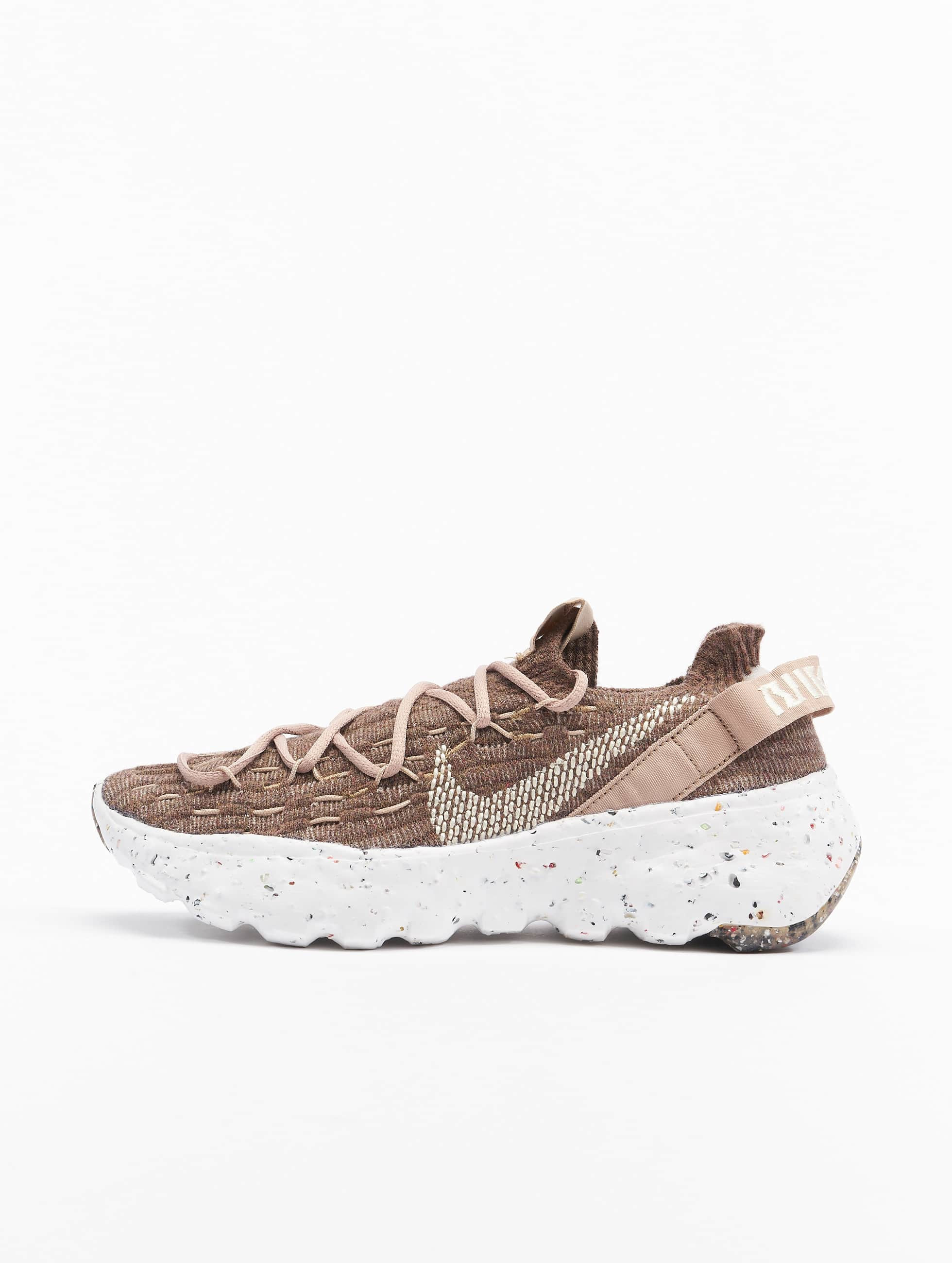 nike sneaker beige