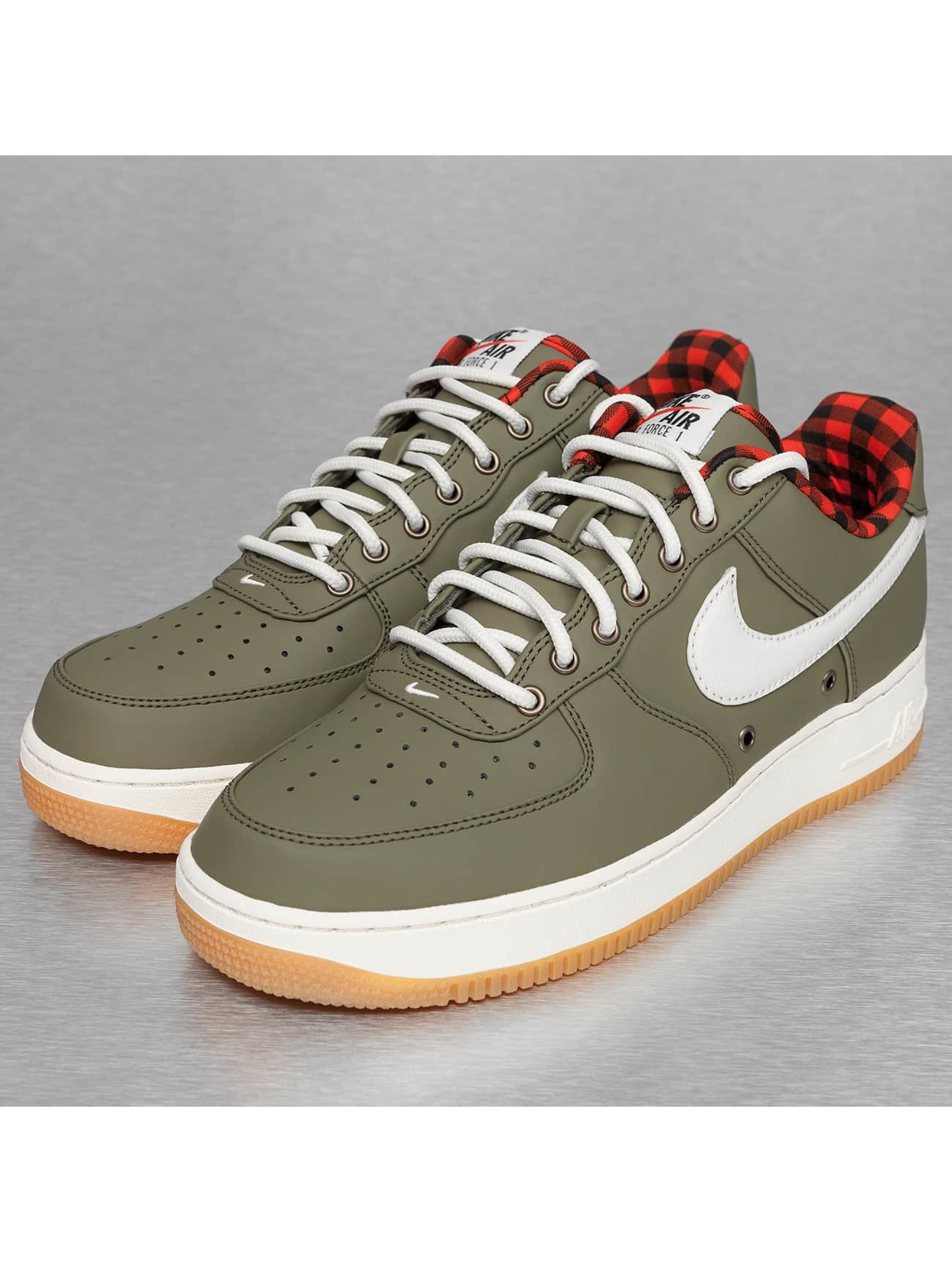 Nike schoen / sneaker Air Force 1 '07 LV8 in olijfgroen