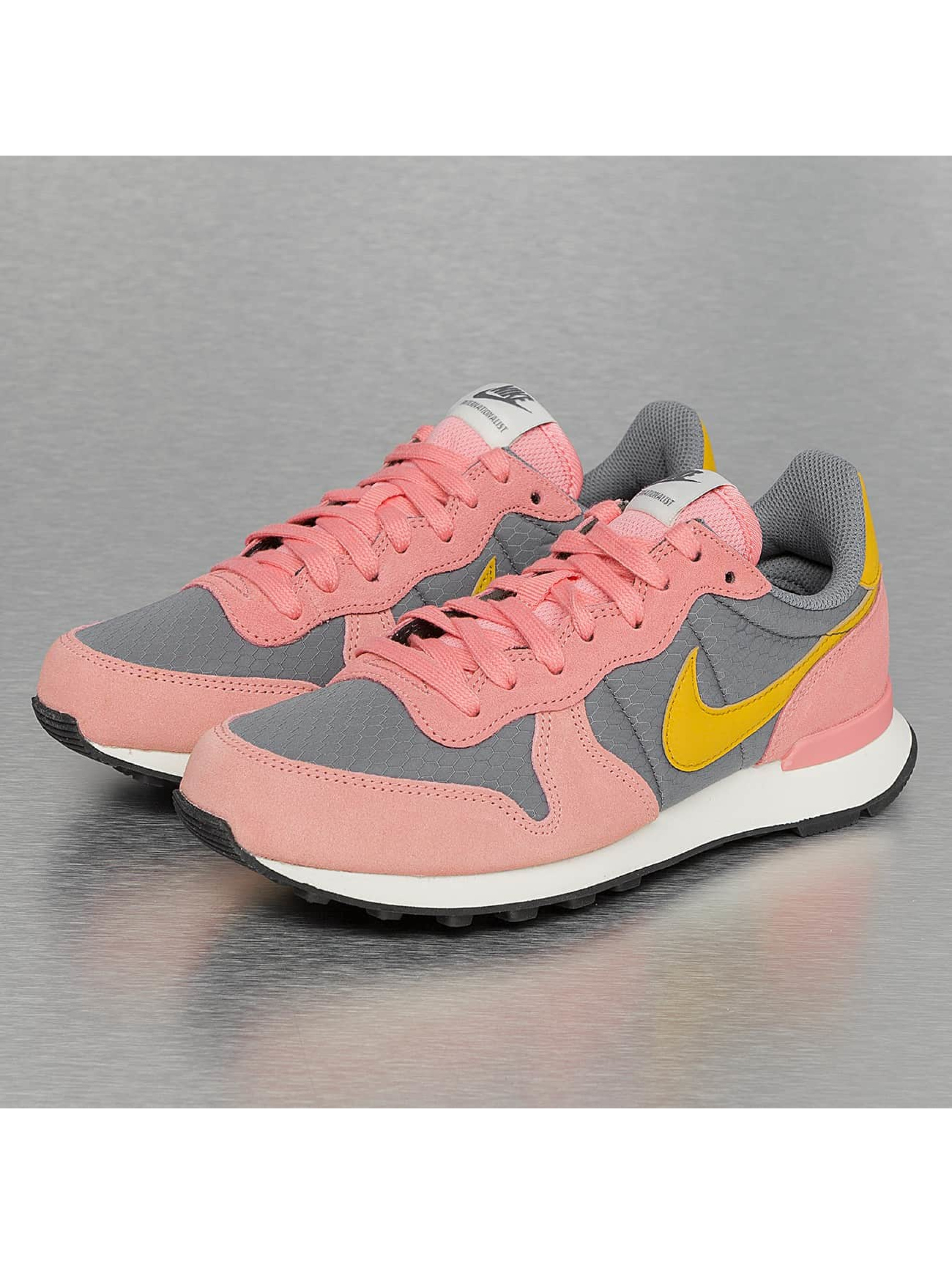 Nike schoen / sneaker Internationalist Women's in pink