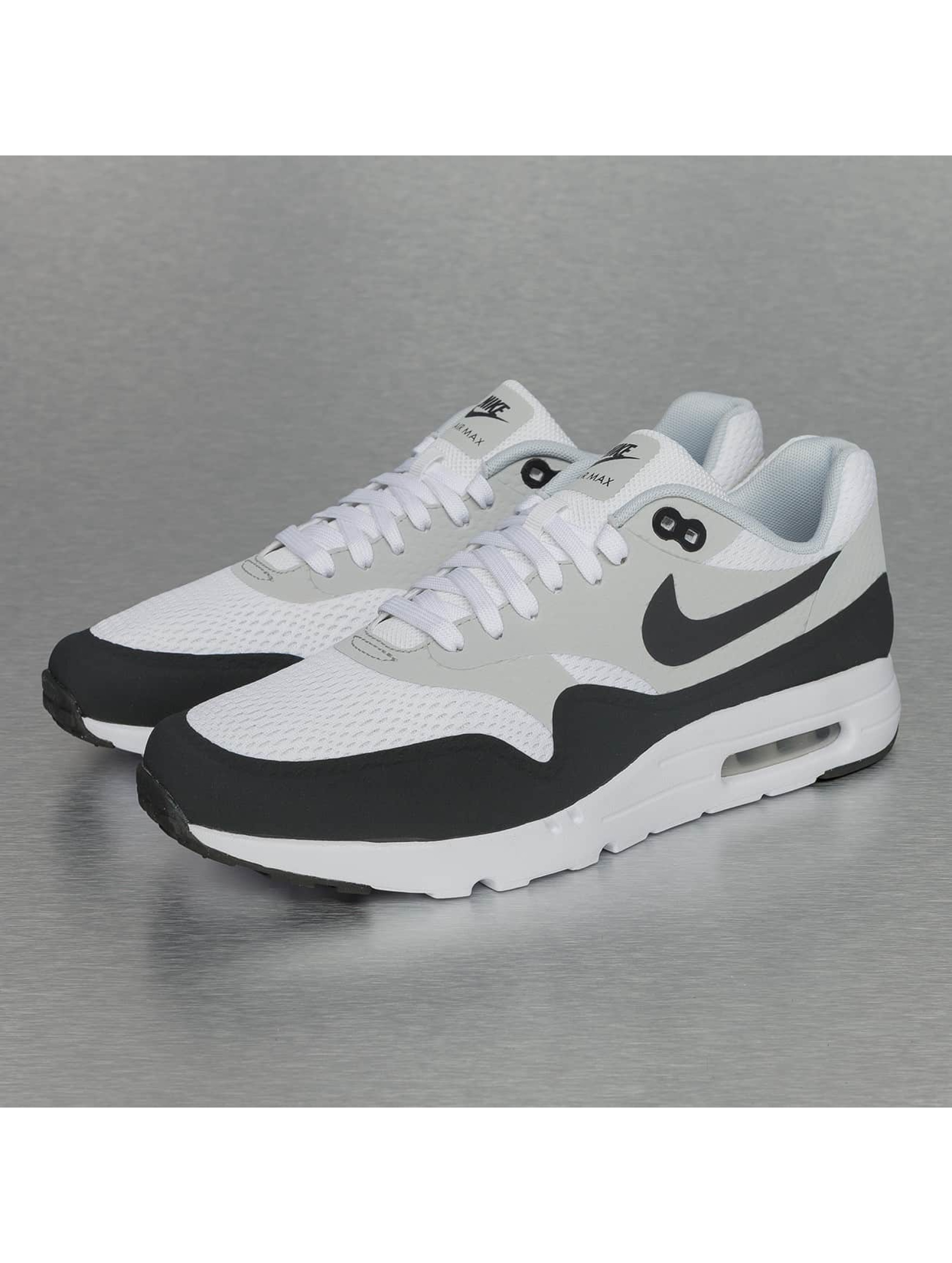Nike Schuhe / Sneaker Air Max 1 Ultra Essential in weiß