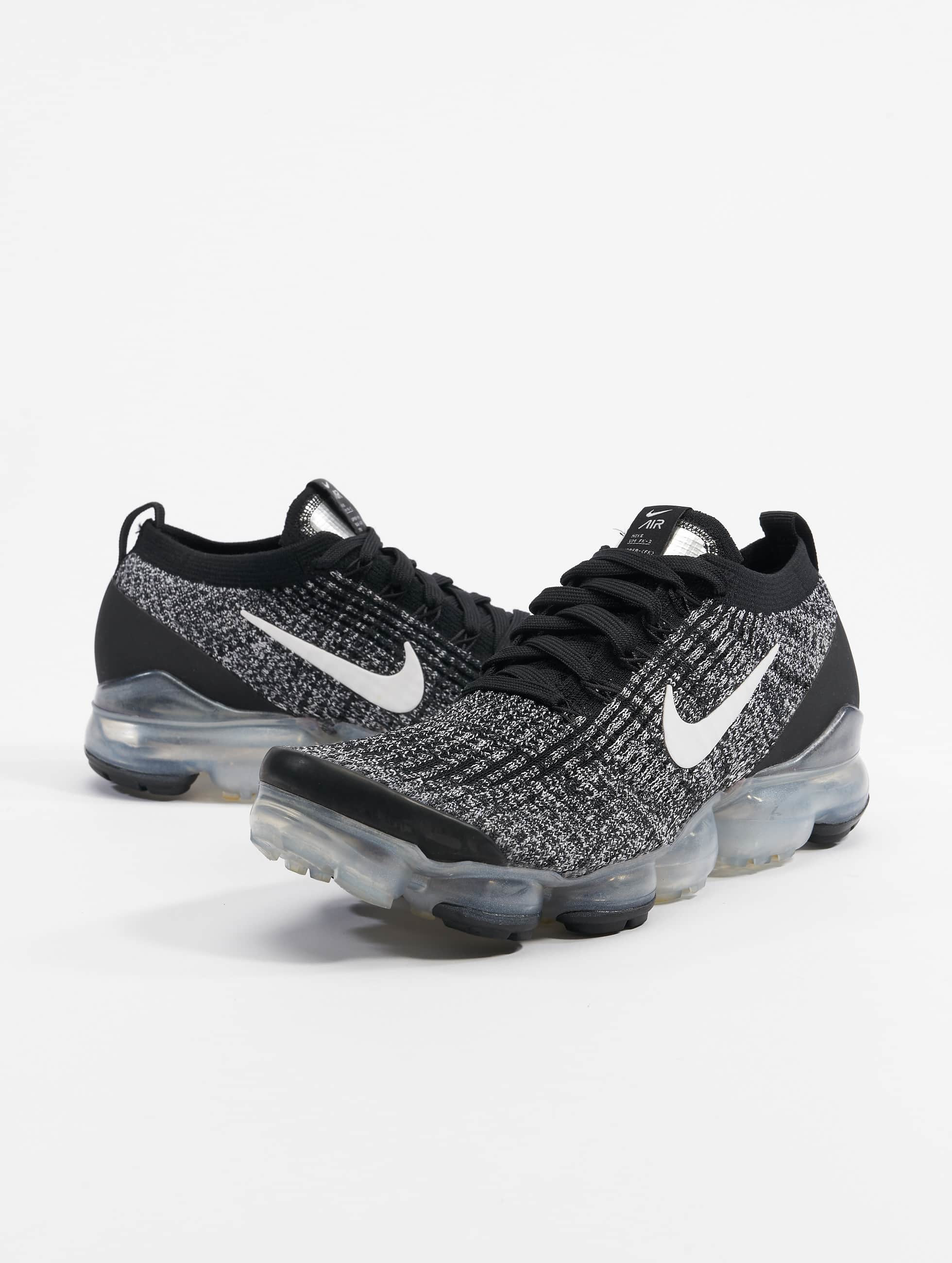 enz kwaadheid de vrije loop geven Regenjas Nike schoen / sneaker Air Vapormax Flyknit 3 in zwart 746673