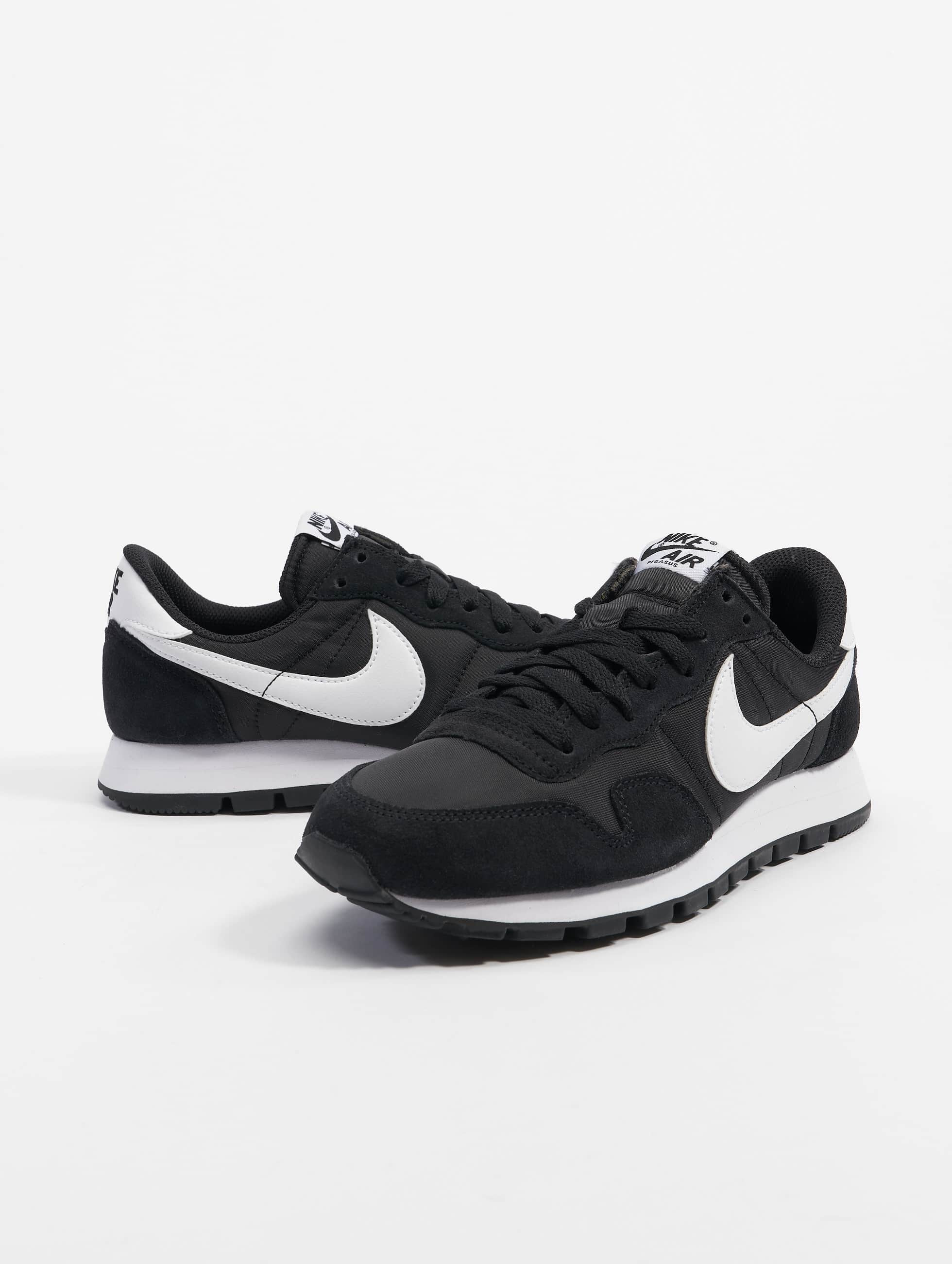 Shoe / Sneakers Pegasus 3 in black