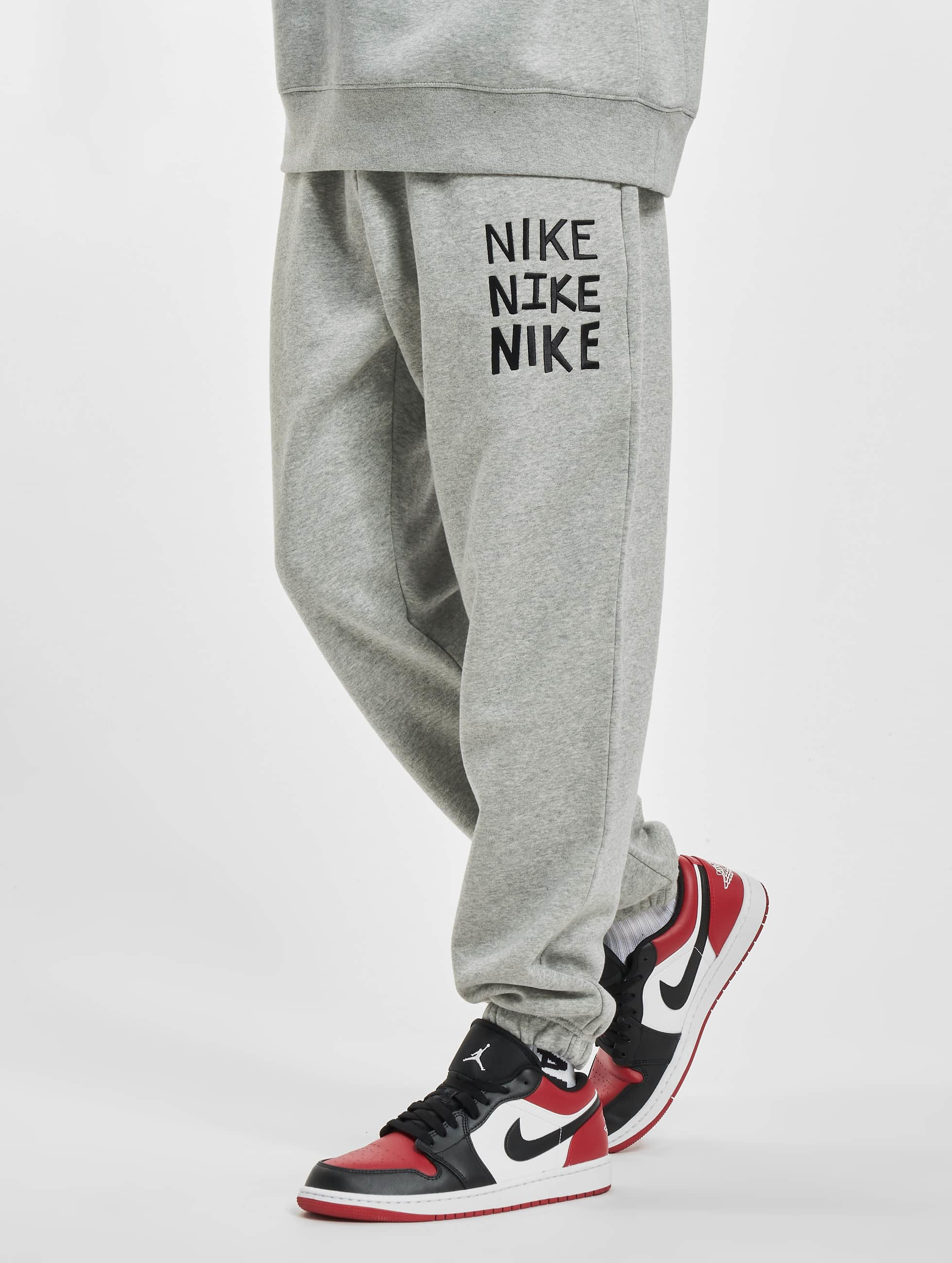 nike mens sweat outfit