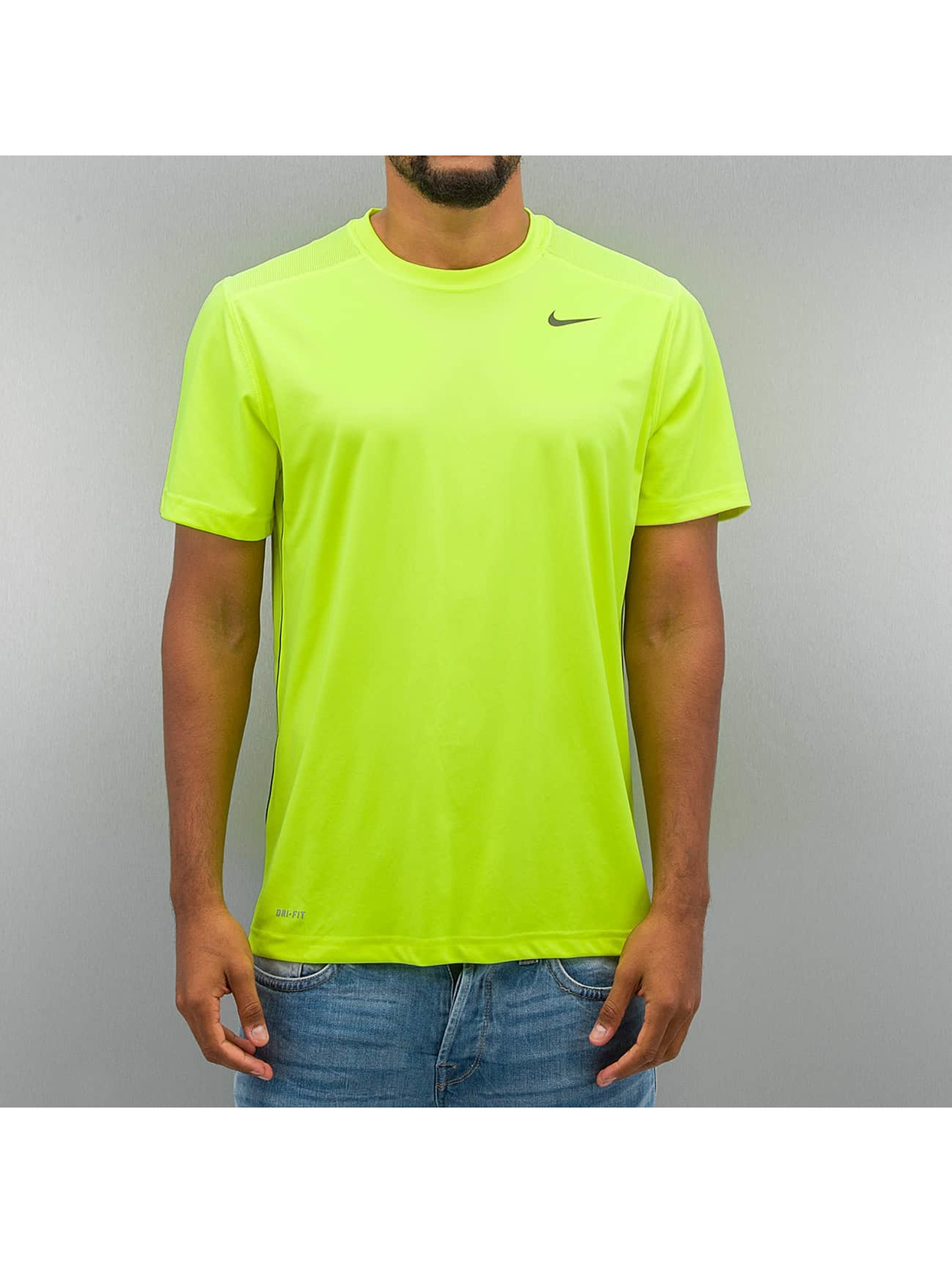 Nike Haut / T-Shirt Legacy en jaune