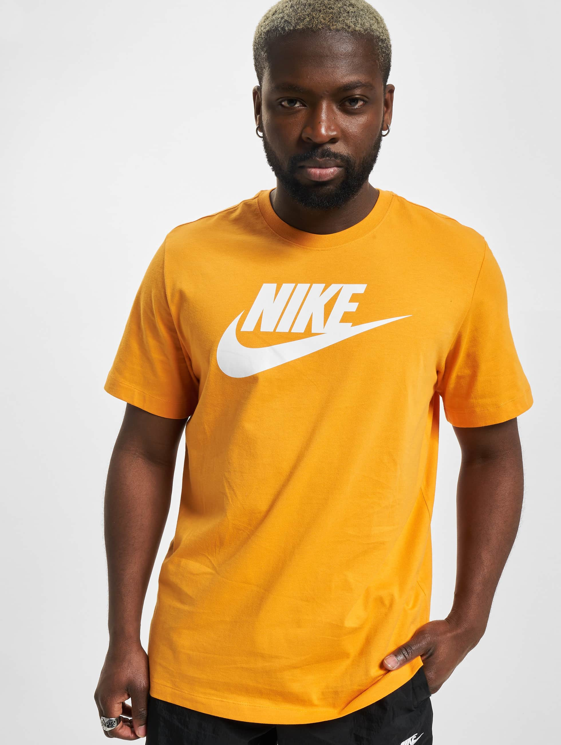 briefpapier vliegtuigen Mens Nike bovenstuk / t-shirt Sportswear in oranje 979543