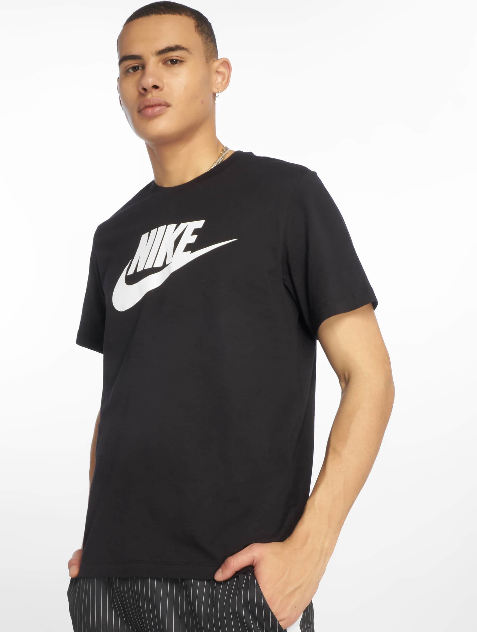 locutor Contar Biblia Nike Herren T-Shirt Sportswear in schwarz 587334