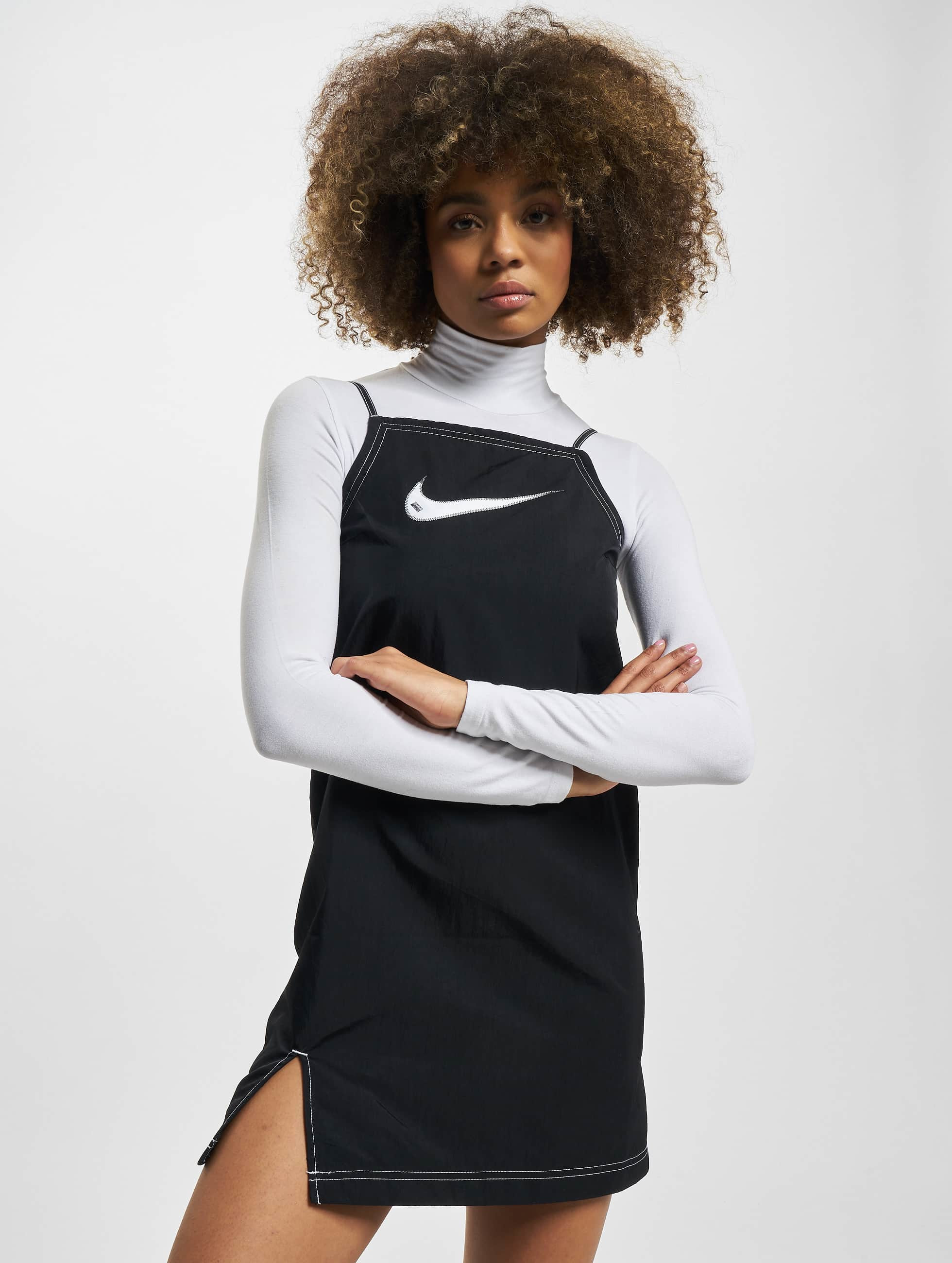 desconcertado Punto tienda Nike / Vestido Nsw Swoosh Woven Cami en negro 982073