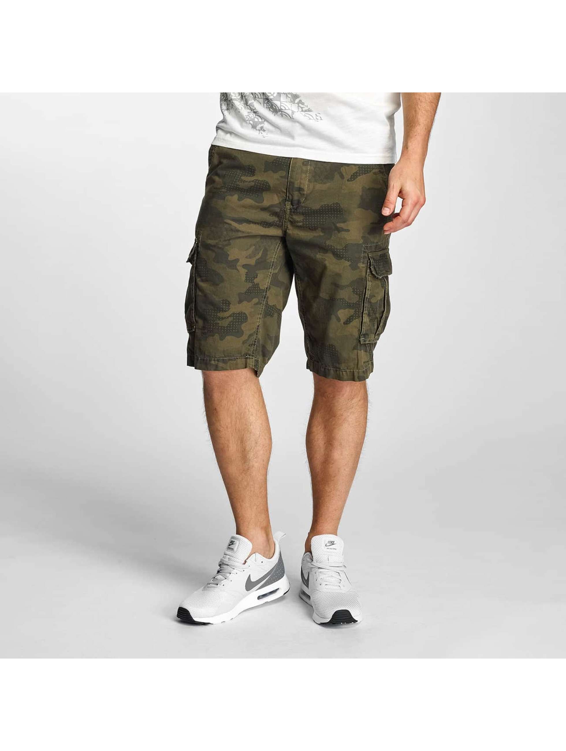 Petrol Industries Pantalon / Shorts camouflage en olive