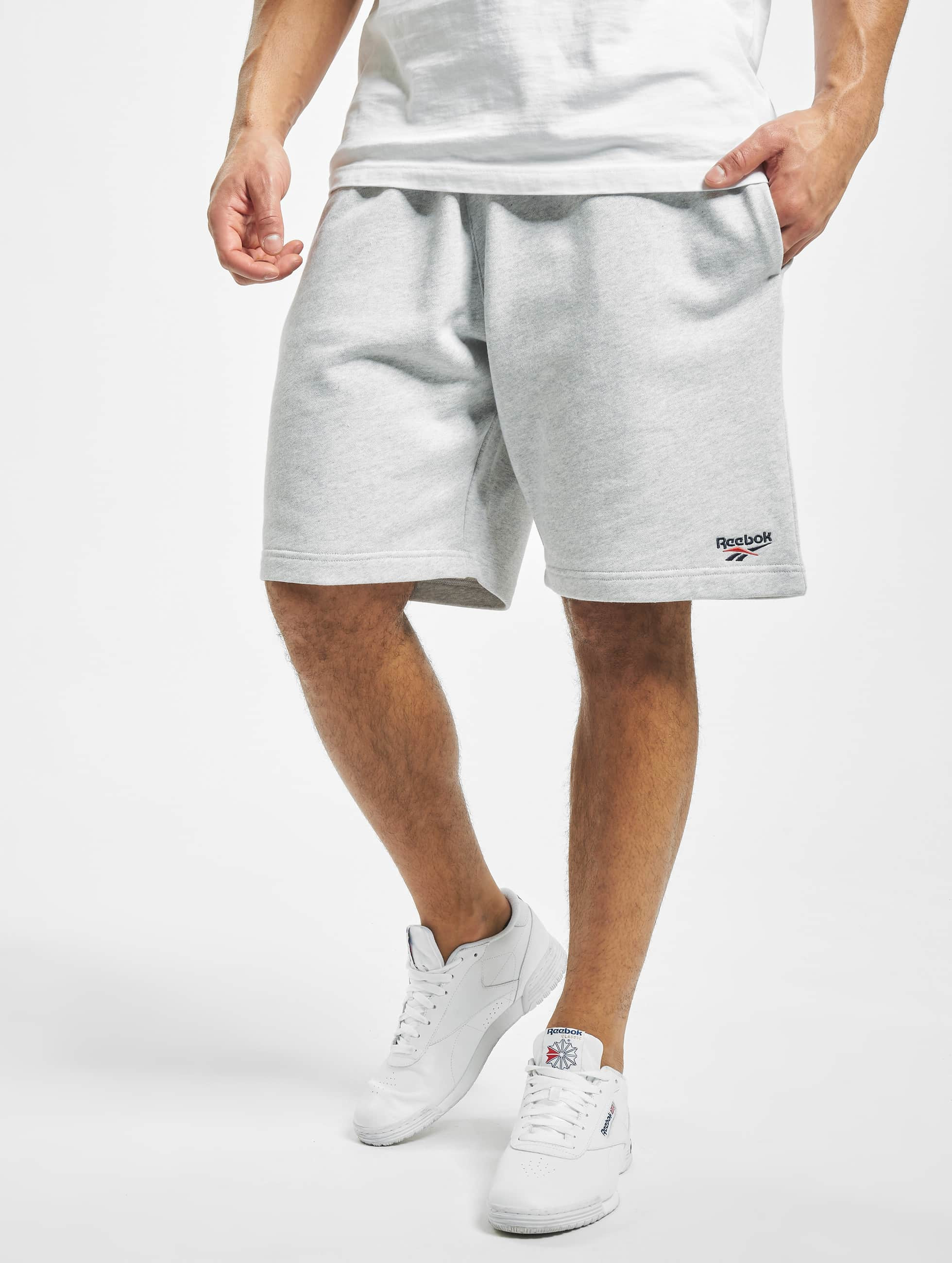 shorts reebok gris