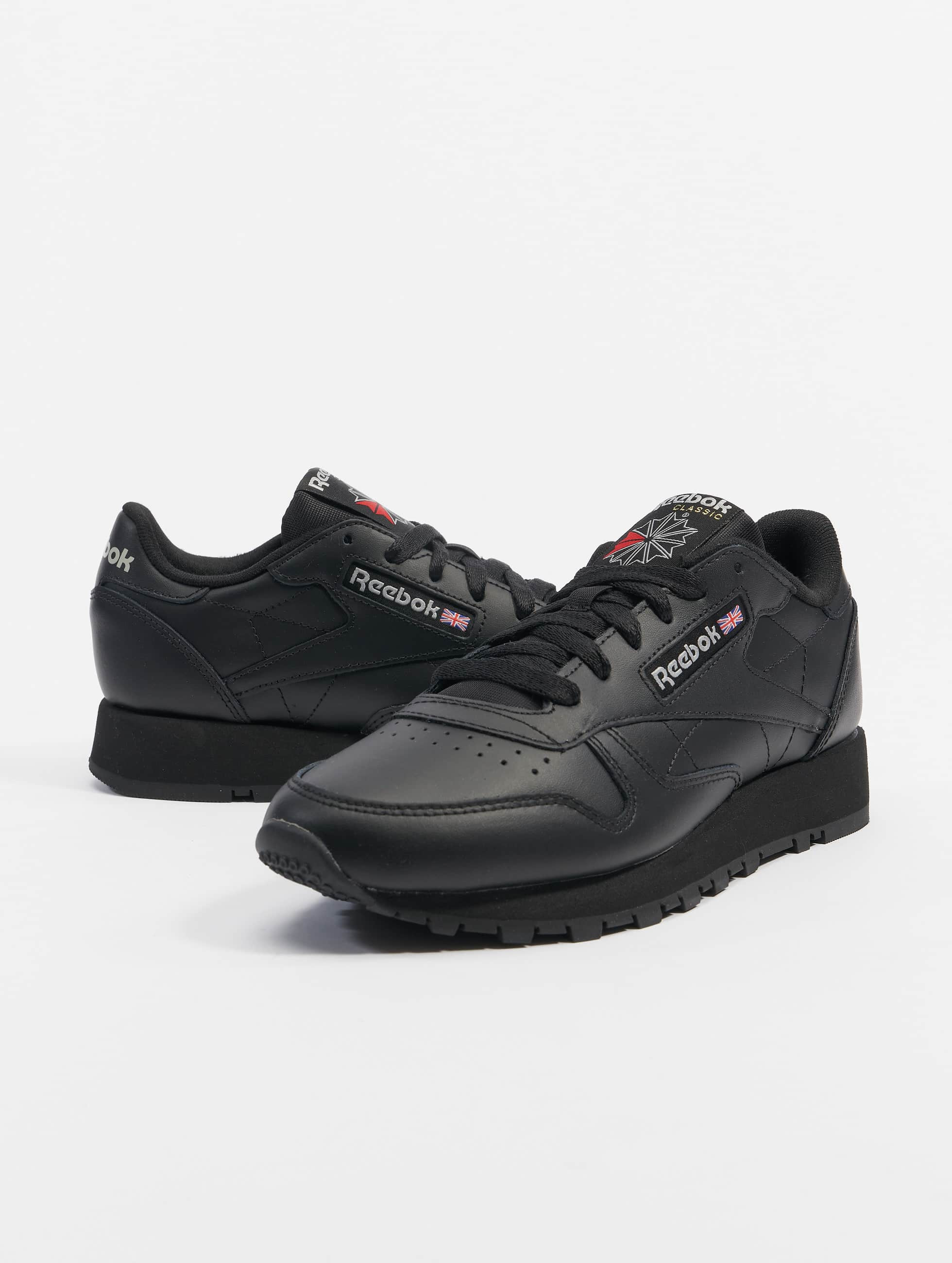 Ass Individualiteit Walter Cunningham Reebok schoen / sneaker Classic Leather in zwart 936377