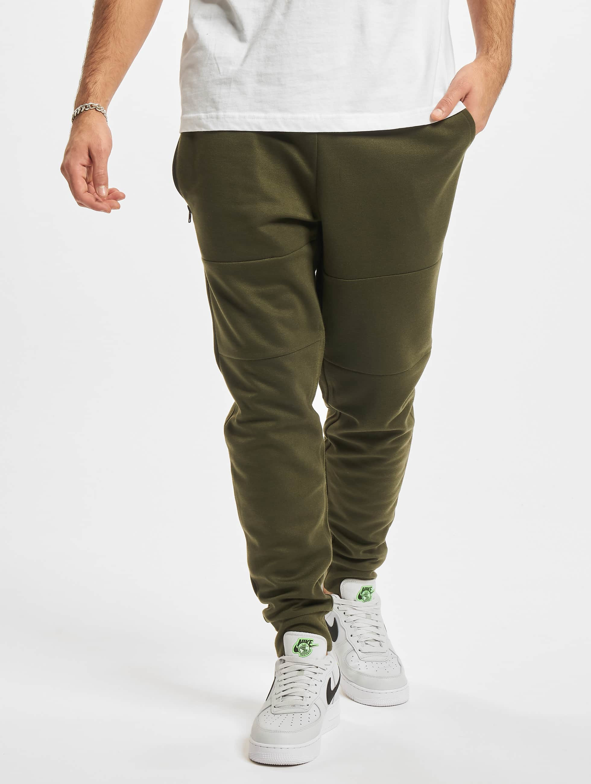 Southpole Pant / Sweat Pant Side Zipper Tech Fleece in olive 863884