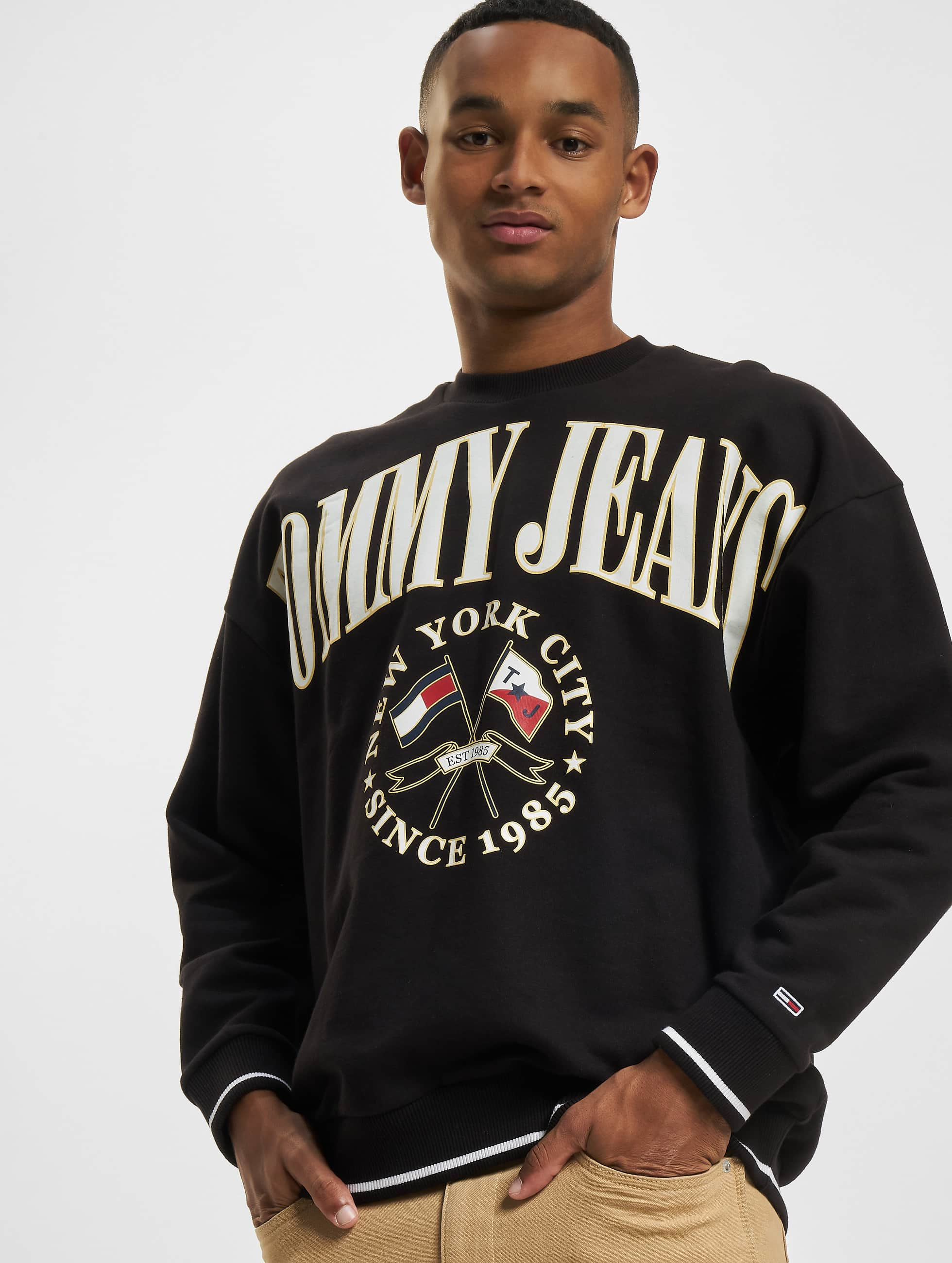 Tommy Jeans Overwear / Pullover Skater Prep Logo in black 983581