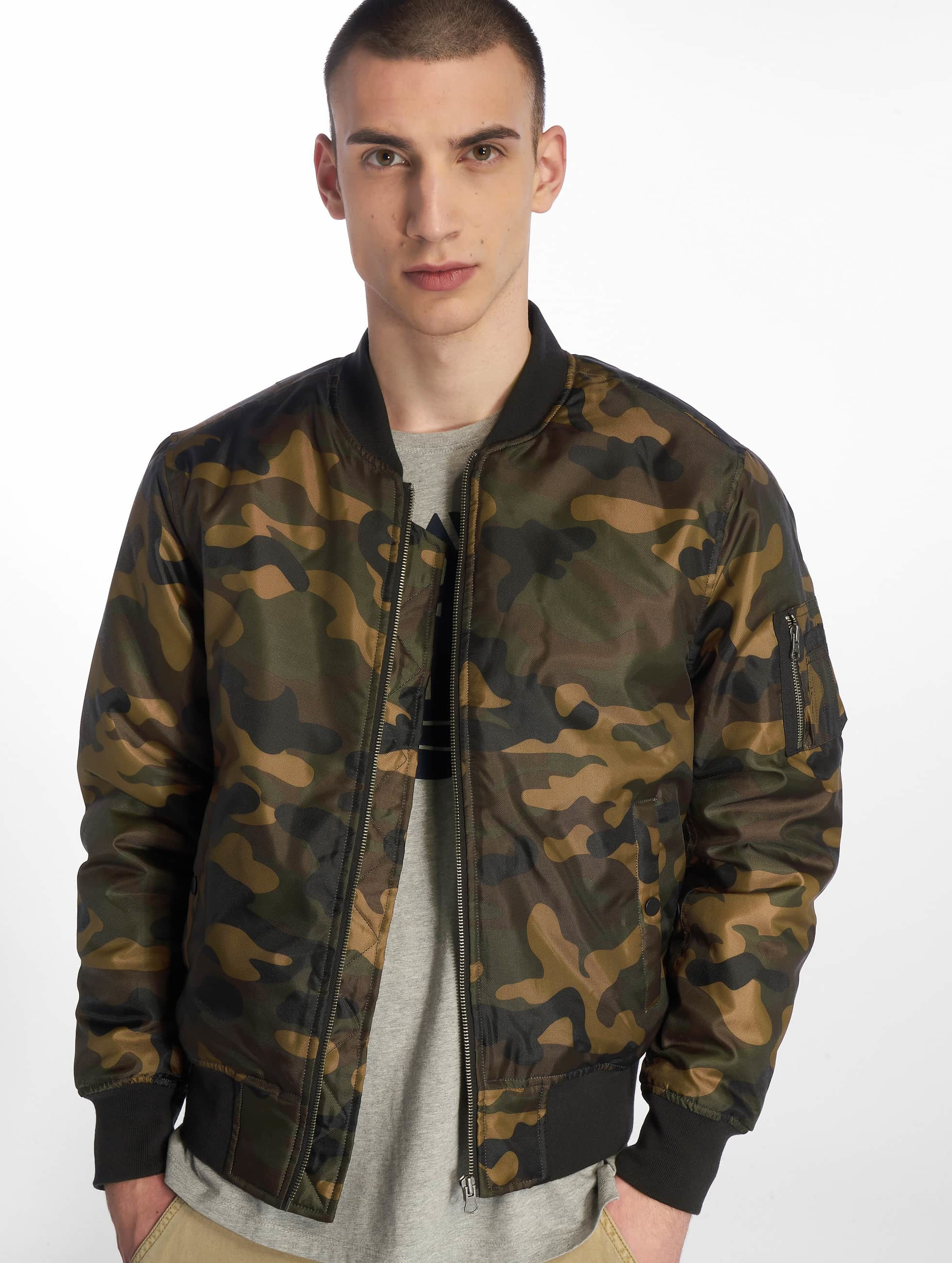 Urban Classics jas / Bomberjack Camo Basic Bomber in camouflage