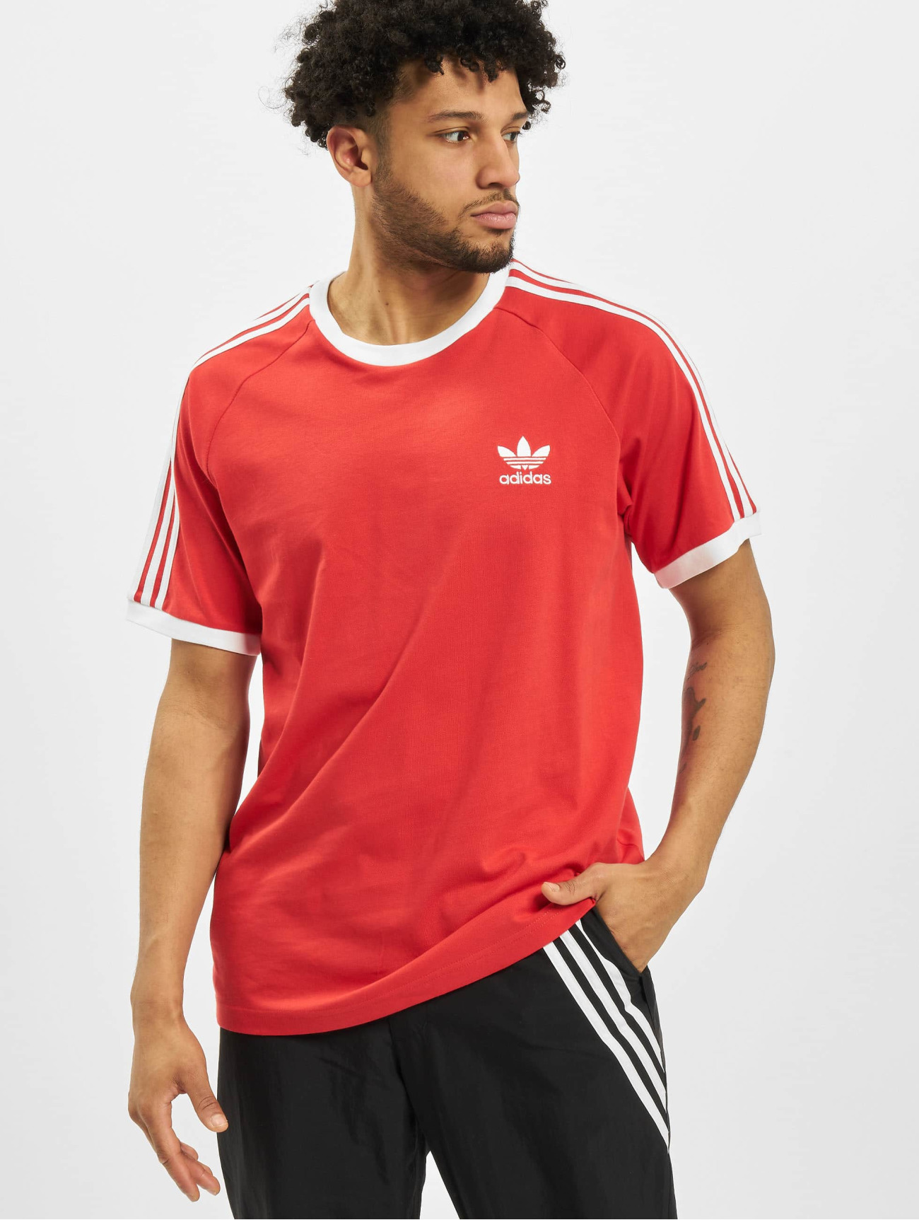 Adidas rouge 2021