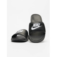 Nike schoen / Slipper/Sandaal Benassi JDI in zwart