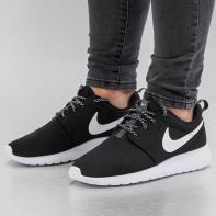 Nike schoen / sneaker Roshe One in zwart