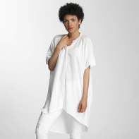 esthetisch Quagga breng de actie Hét comfortabele zomeritem: de oversized blouse | DefShop Blog Nederland |  Streetwear | Mode | Trends 