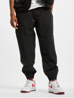 MJ Gonzales Verryttelyhousut Tech Nylon V.2 musta