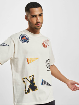 New Era Camiseta Heritage Badge Oversized blanco