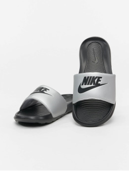 Nike Claquettes & Sandales Victori One noir