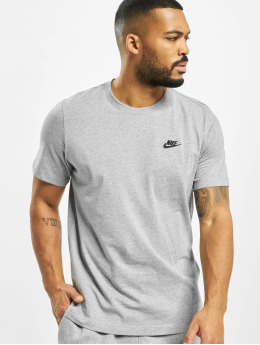 Nike T-skjorter Club grå