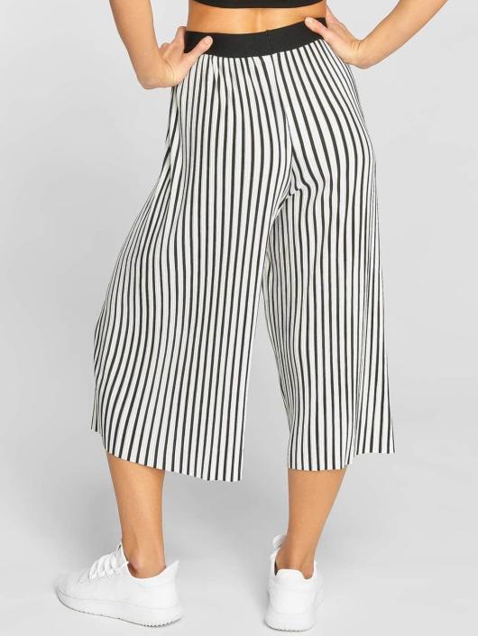 Urban Classics Spodnie wizytowe Stripe Pleated Culotte bialy