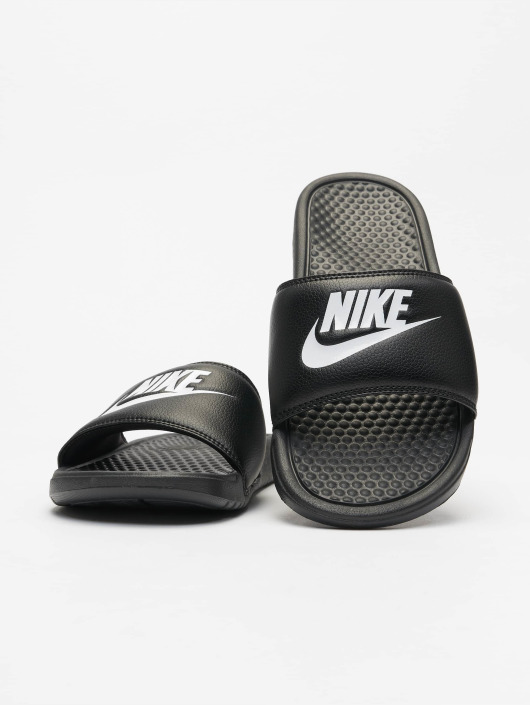 nike slippers benassi