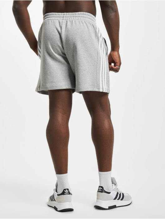 adidas Originals Pantalón cortos 3 Stripes gris