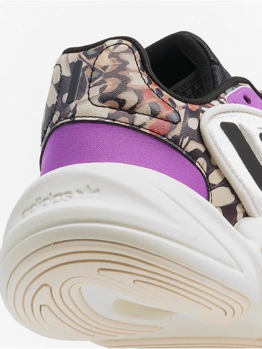 adidas Originals Tennarit Ozelia valkoinen