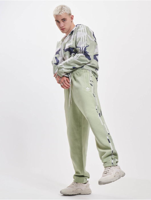 adidas Originals Verryttelyhousut Camo Jogginghose vihreä
