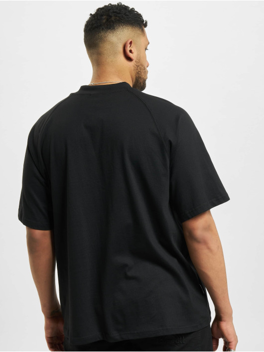 Cayler & Sons T-skjorter MNTN Camo Pocket Raglan Box svart