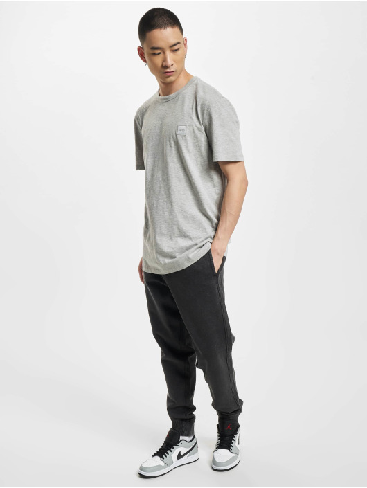 Hugo T-shirt Tegood Regular Fit Logo Patch grigio