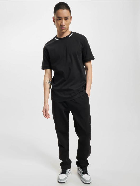 Hugo T-shirt Tessler 180 svart